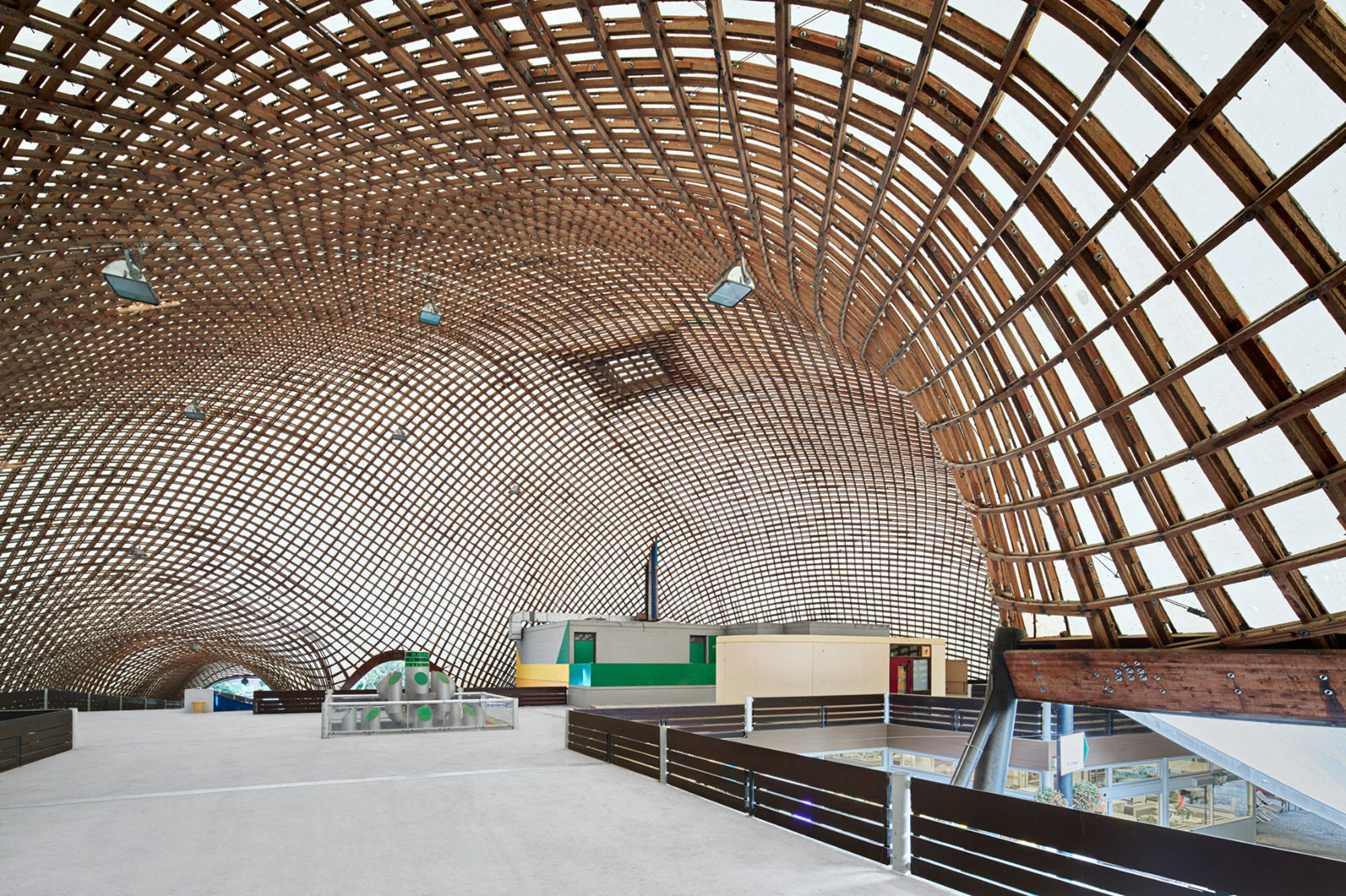 〈マンハイム多目的ホール〉Fast + Epp