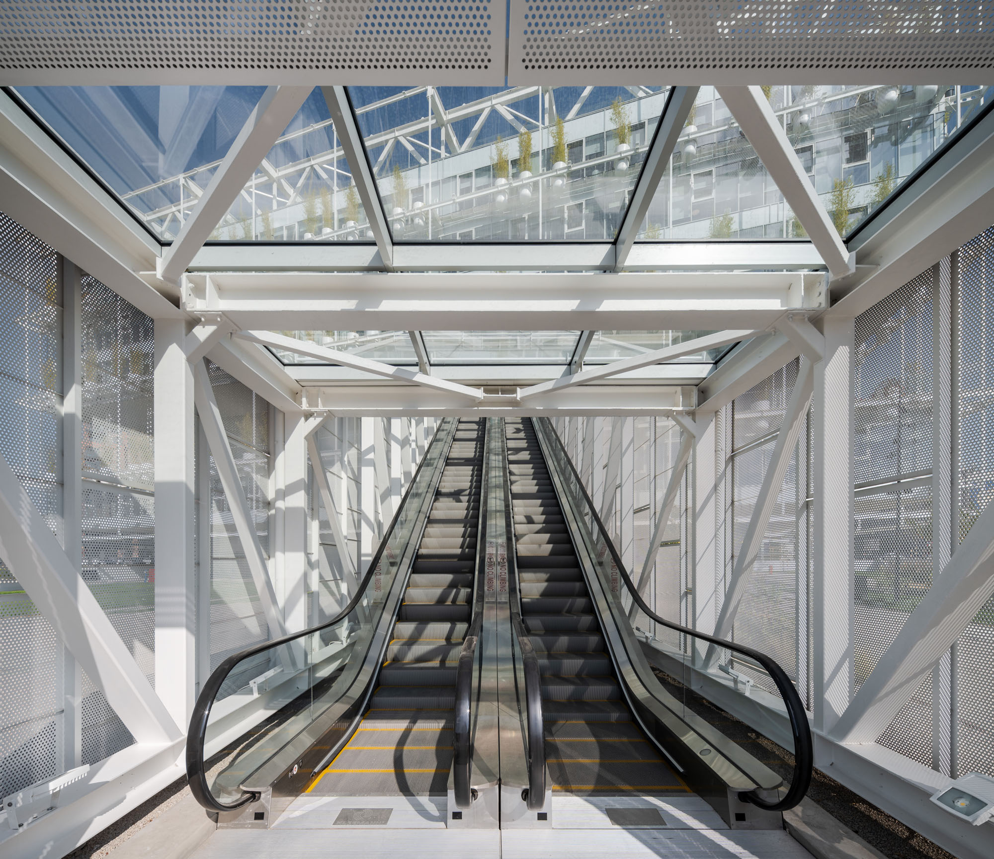 〈ロジオニカ（Ložionica）〉AKVSアーキテクチャ（AKVS architecture）