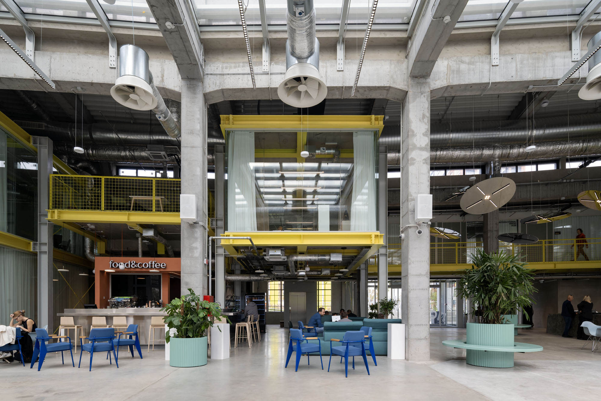 〈ロジオニカ（Ložionica）〉AKVSアーキテクチャ（AKVS architecture）