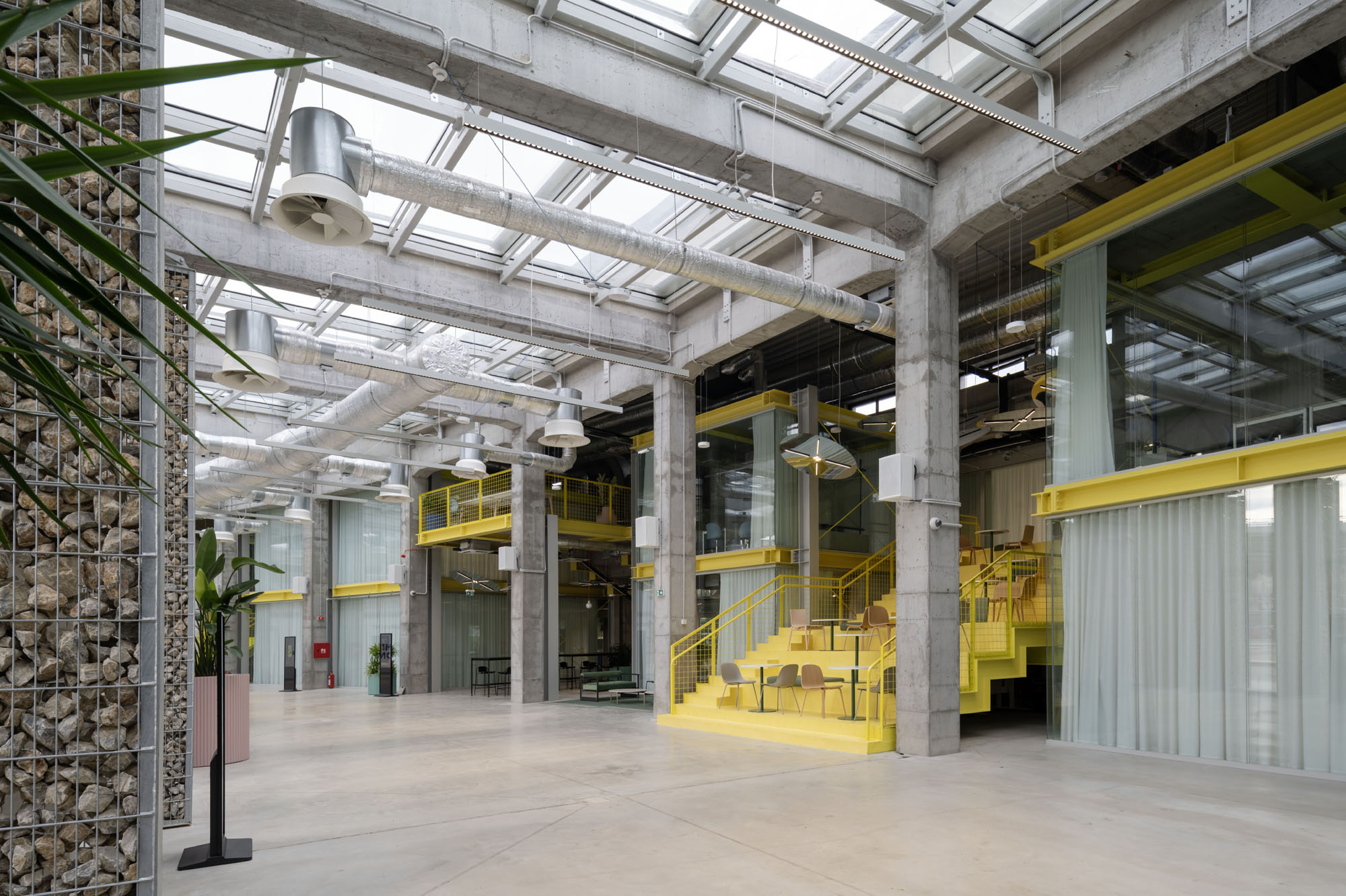 〈ロジオニカ（Ložionica）〉AKVSアーキテクチャ（AKVS architecture）