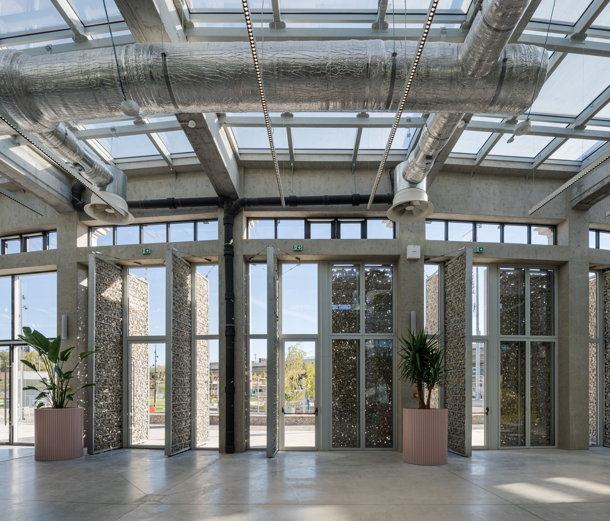 〈ロジオニカ（Ložionica）〉AKVSアーキテクチャ（AKVS architecture）