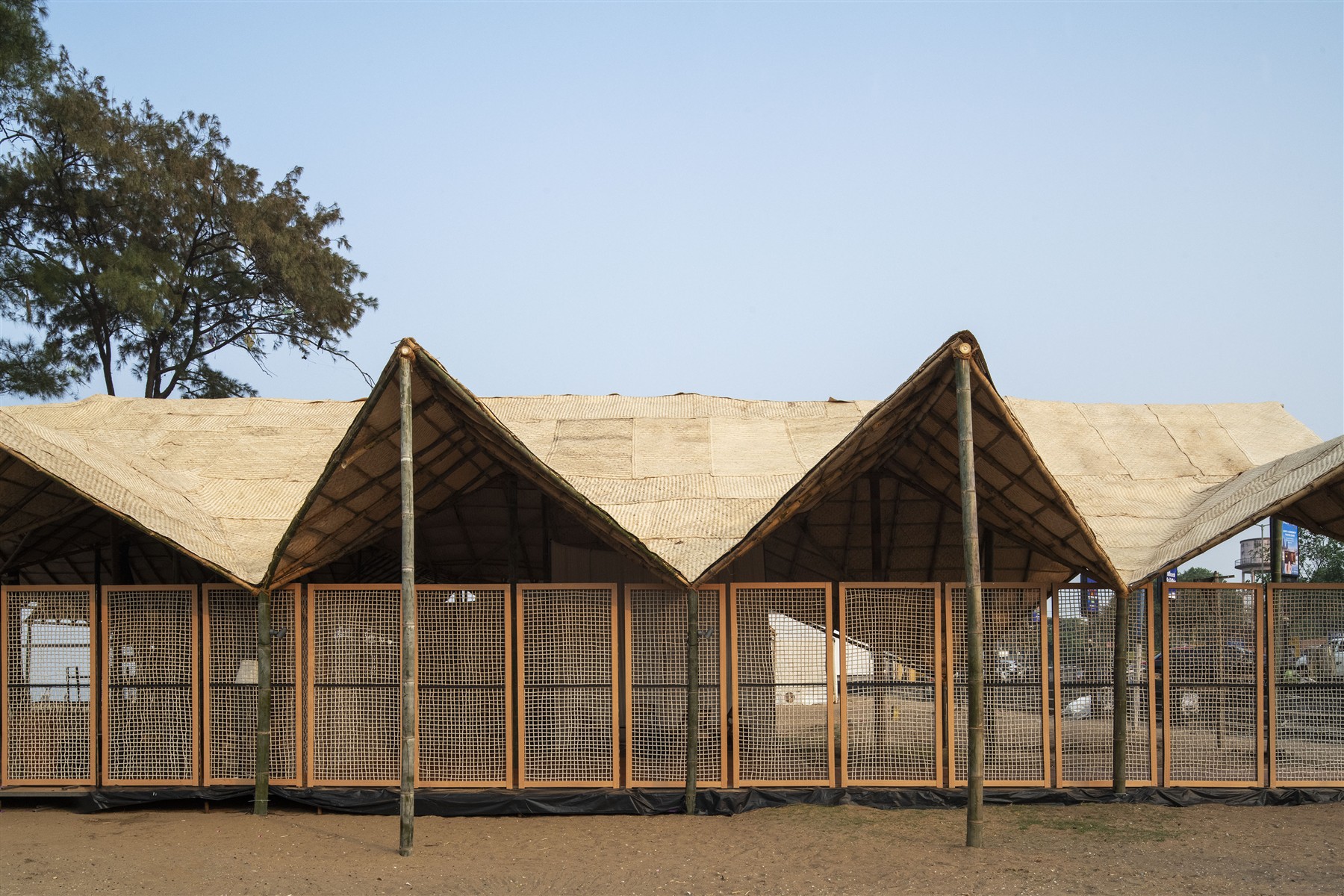 〈ドイツパビリオン（The German Pavilion）〉THE PURPLE INK STUDIO