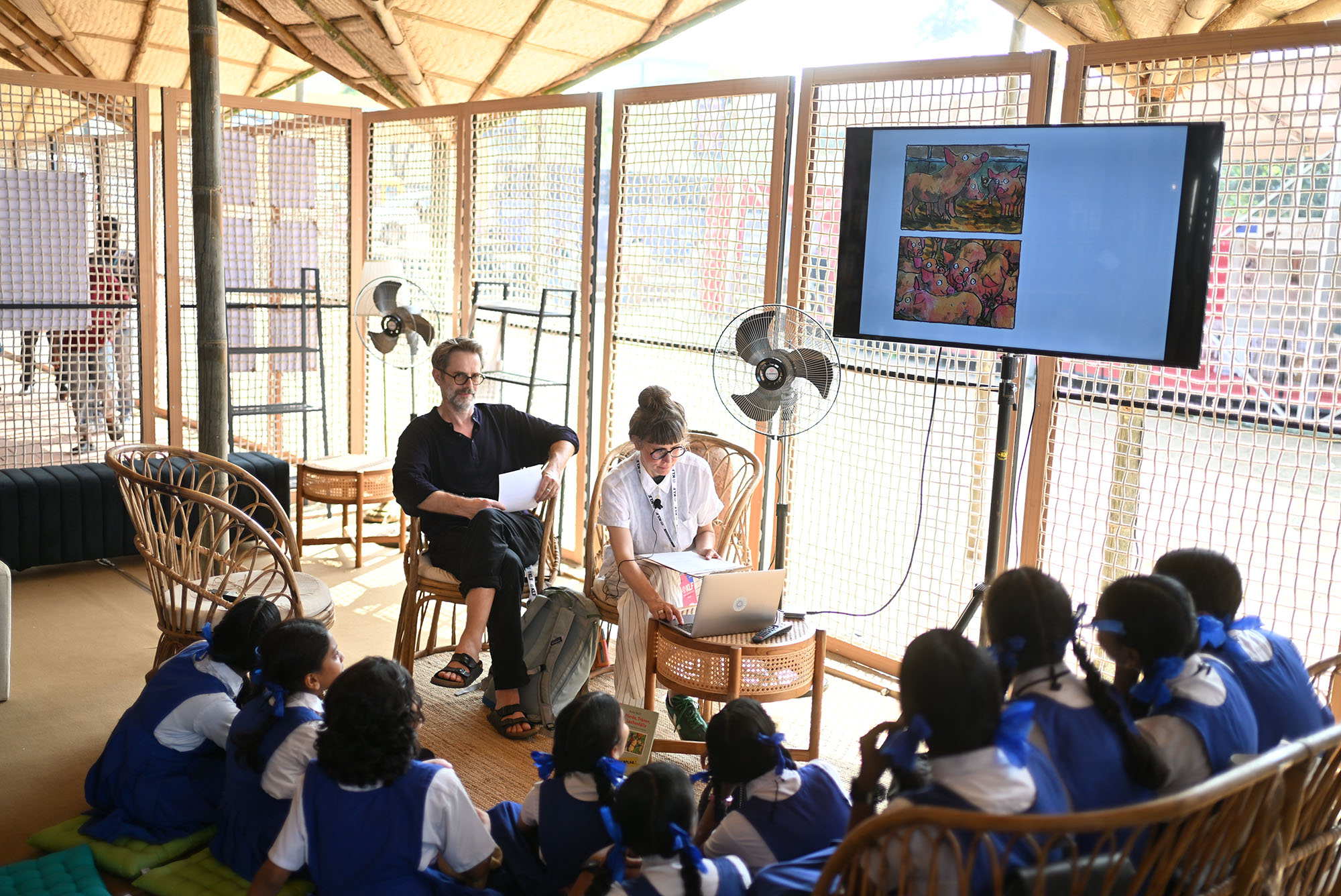 〈ドイツパビリオン（The German Pavilion）〉THE PURPLE INK STUDIO