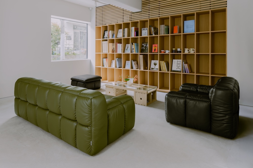 ©︎カリモク家具