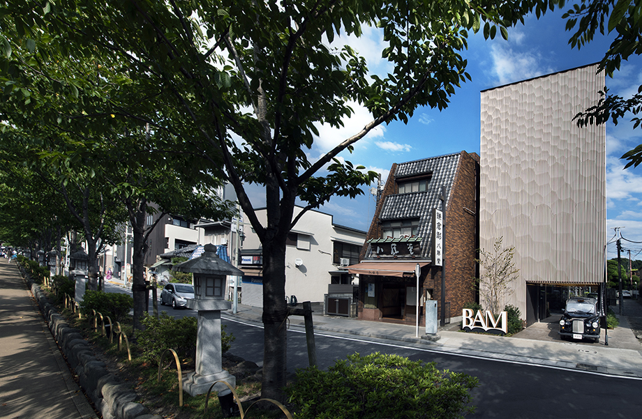 〈BAM鎌倉(KKAA)〉（※隈研吾建築都市設計事務所在籍時担当）Photo: British Antique Museum Kamakura