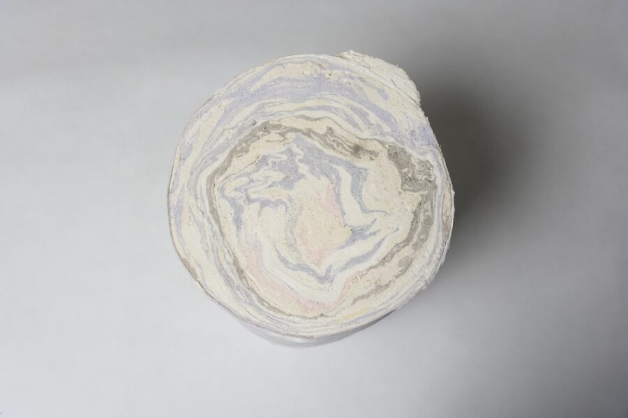 ISSEY MIYAKEがミラノで特別展「The Paper Log: Shell and Core」を開催　製造副産物から新たな造形を探る、素材の記憶と可能性を引き出すインスタレーション