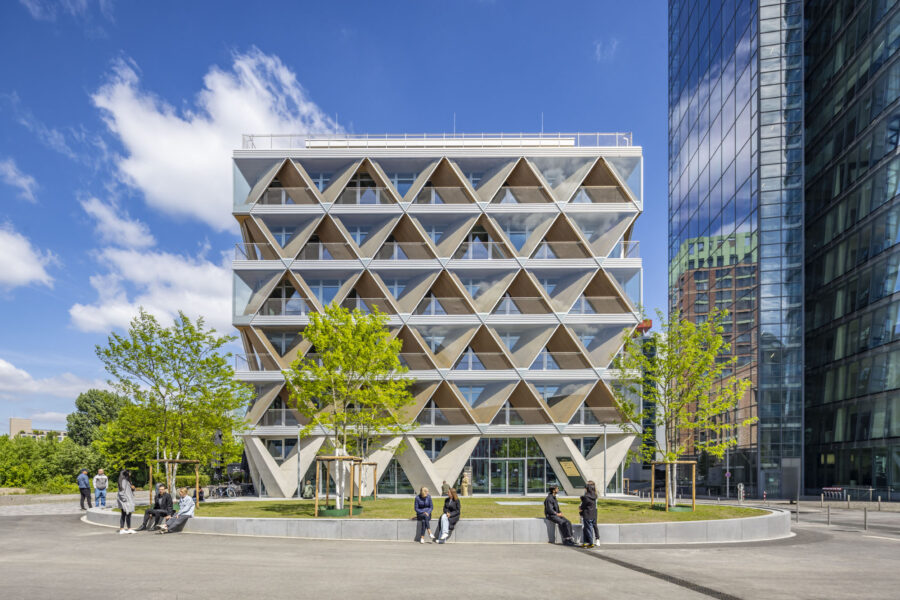 建築であり「素材の倉庫」でもある次世代循環型オフィス〈ザ・クレードル〉HPP Architekten, ドイツ