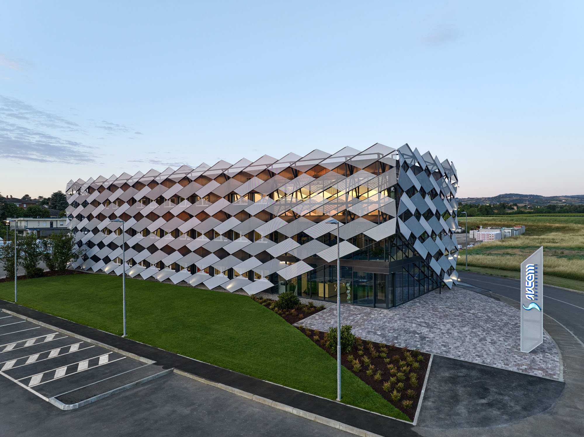 〈NUVOLA 75〉AMBIENTEVARIO