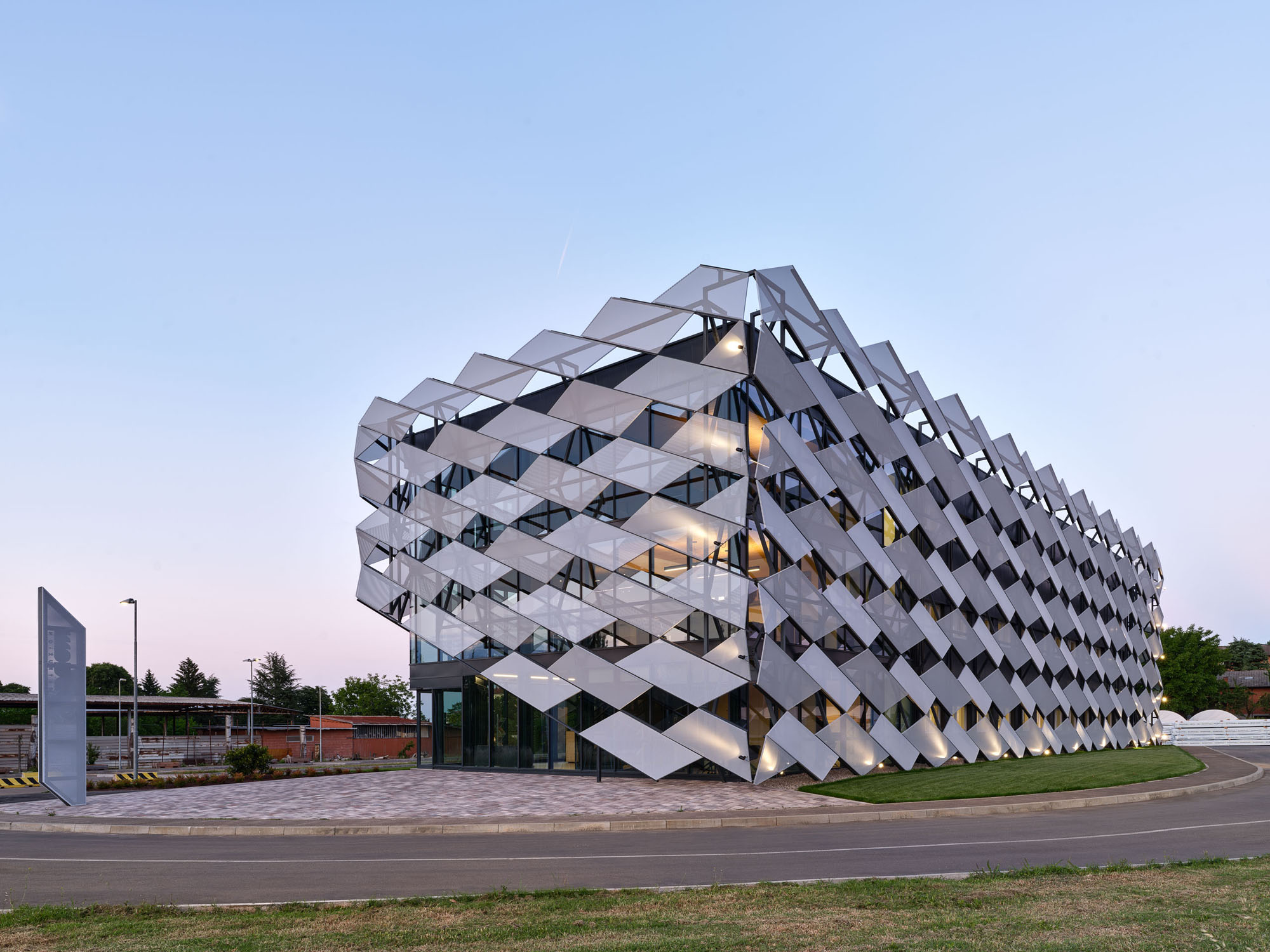 〈NUVOLA 75〉AMBIENTEVARIO