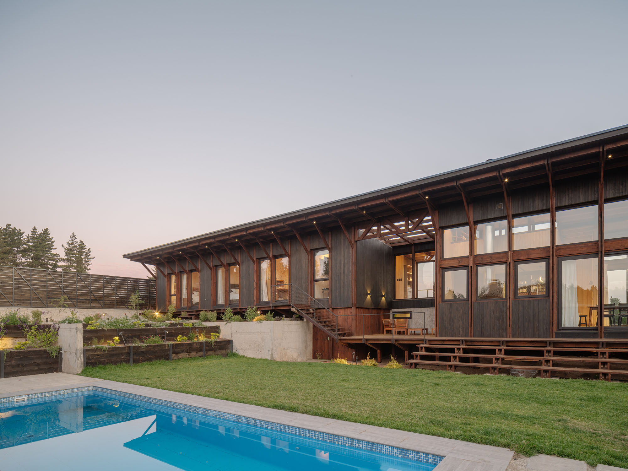 〈LOS PINOS HOUSE〉ESPIRAL ARQUITECTOS