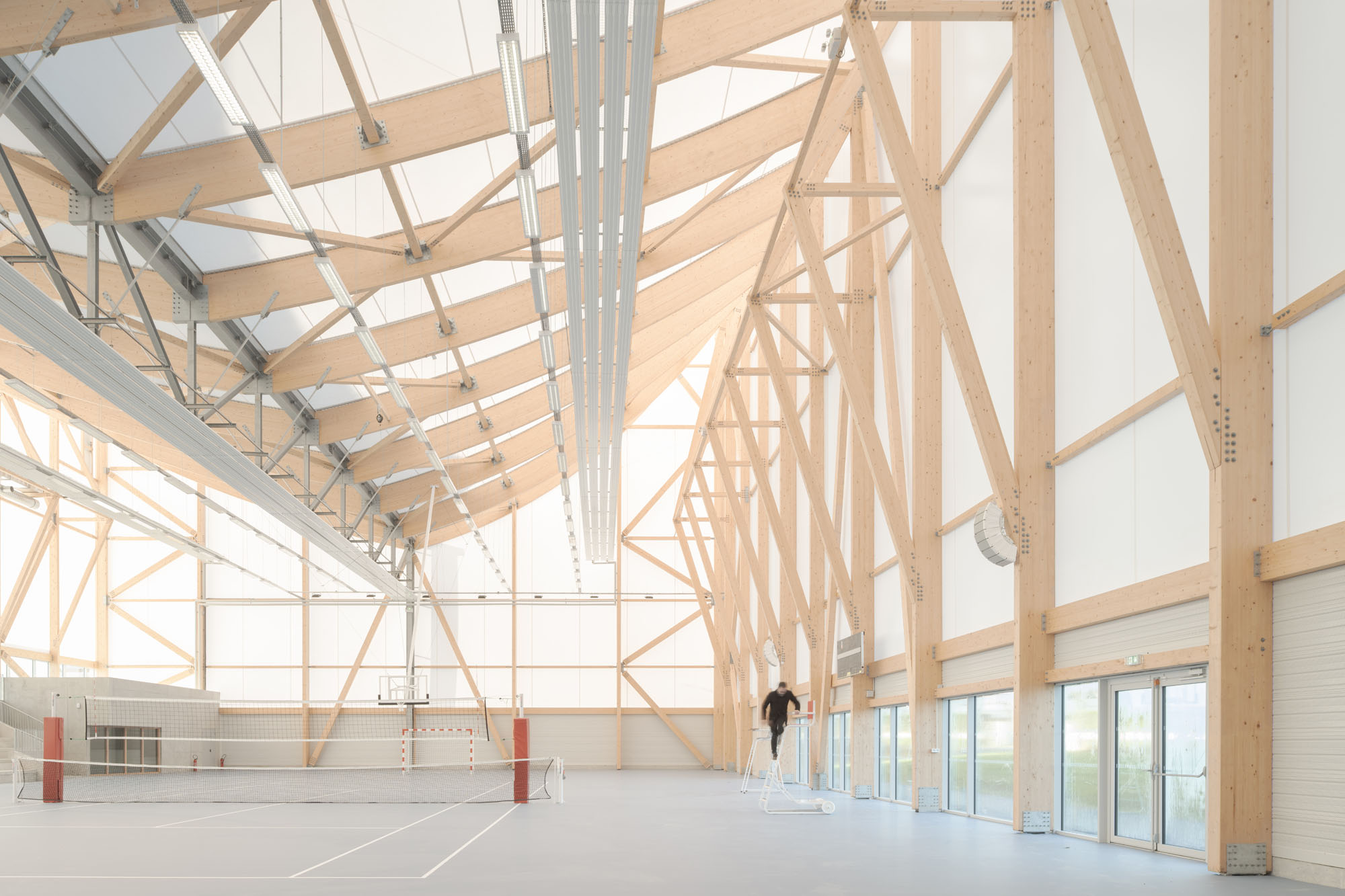 〈マリー＝ジョゼ・ペレック＆ジョセフィン・ベイカー スポーツ・文化センター（Sports and Culture Center Marie-Jose Perec and Josephine Baker）〉Onze04 アーキテクツ（Onze04 Architectes）