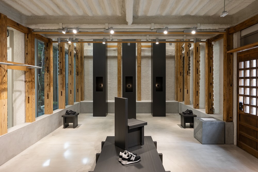 T-HOUSE New Balance art installation “TIME SCAPE” by DAISUKE YAMAMOTO