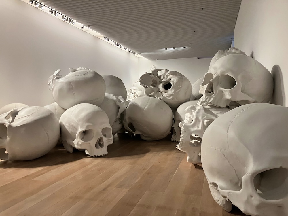 森美術館「ロン・ミュエク展」会場風景
