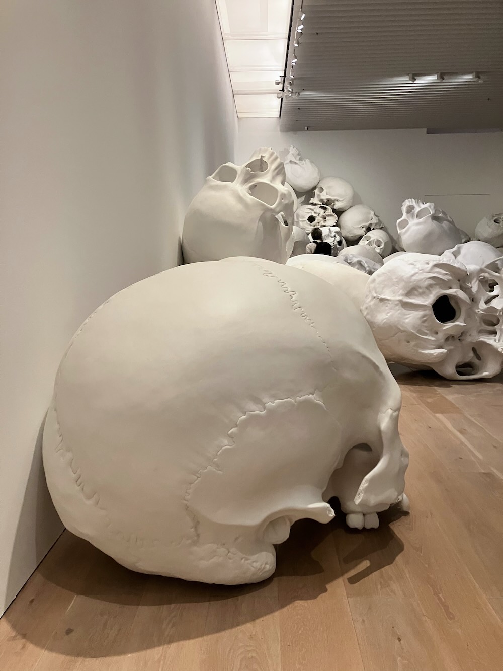 森美術館「ロン・ミュエク展」会場風景