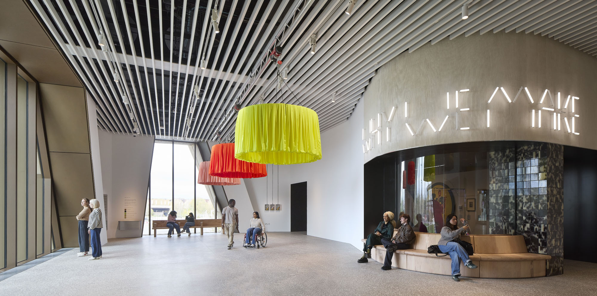 〈V&Aイースト・ミュージアム（V&A East Museum）〉O'Donnell + Tuomey