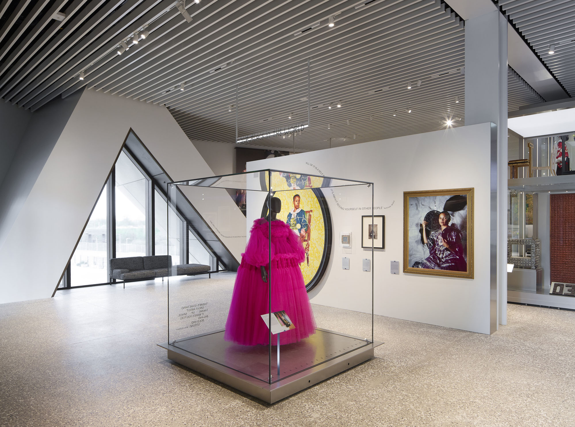 〈V&Aイースト・ミュージアム（V&A East Museum）〉O'Donnell + Tuomey