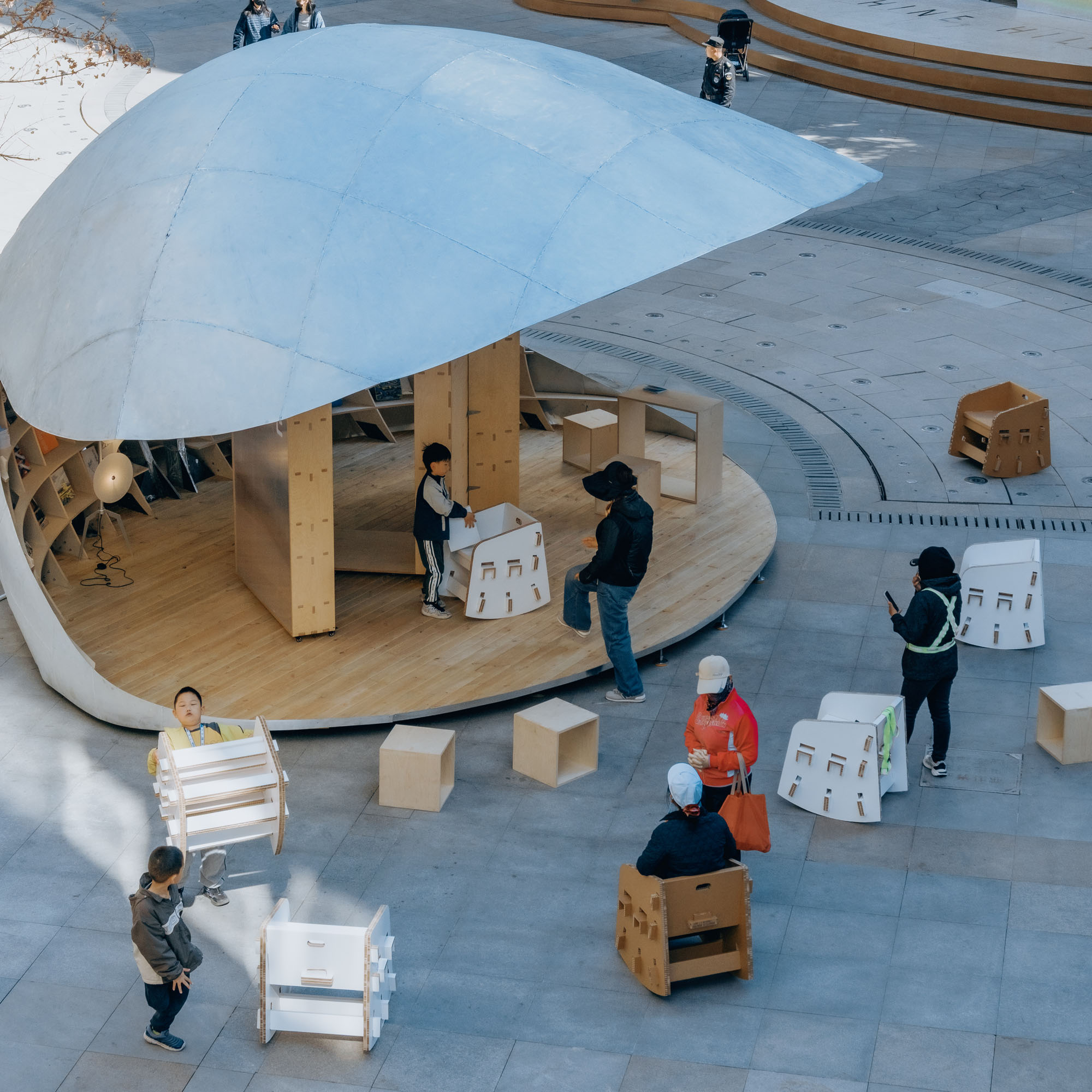 〈シェル・ブック・パビリオン（Shell Book Pavilion）〉LUOスタジオ（LUO studio）
