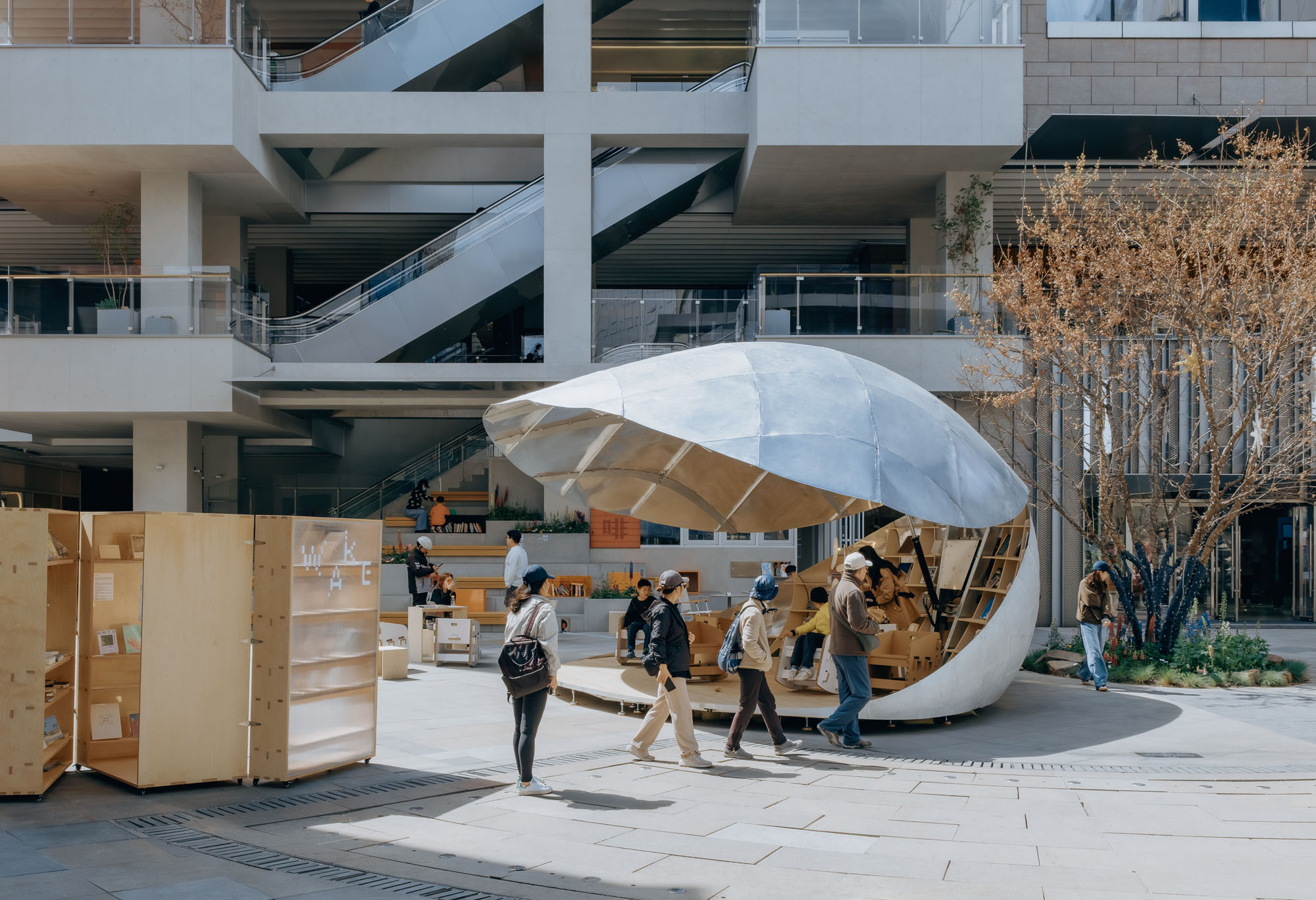 〈シェル・ブック・パビリオン（Shell Book Pavilion）〉LUOスタジオ（LUO studio）