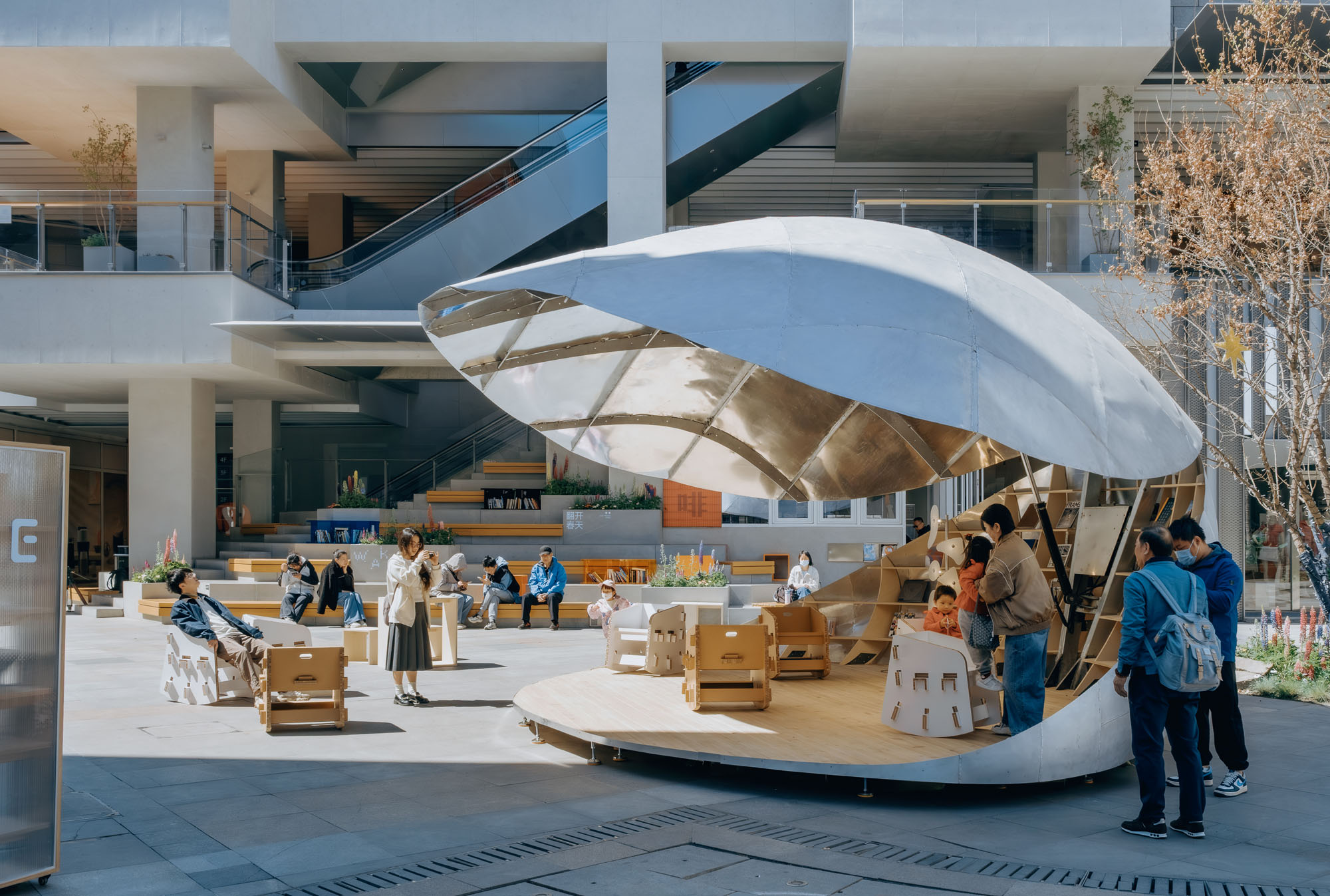 〈シェル・ブック・パビリオン（Shell Book Pavilion）〉LUOスタジオ（LUO studio）