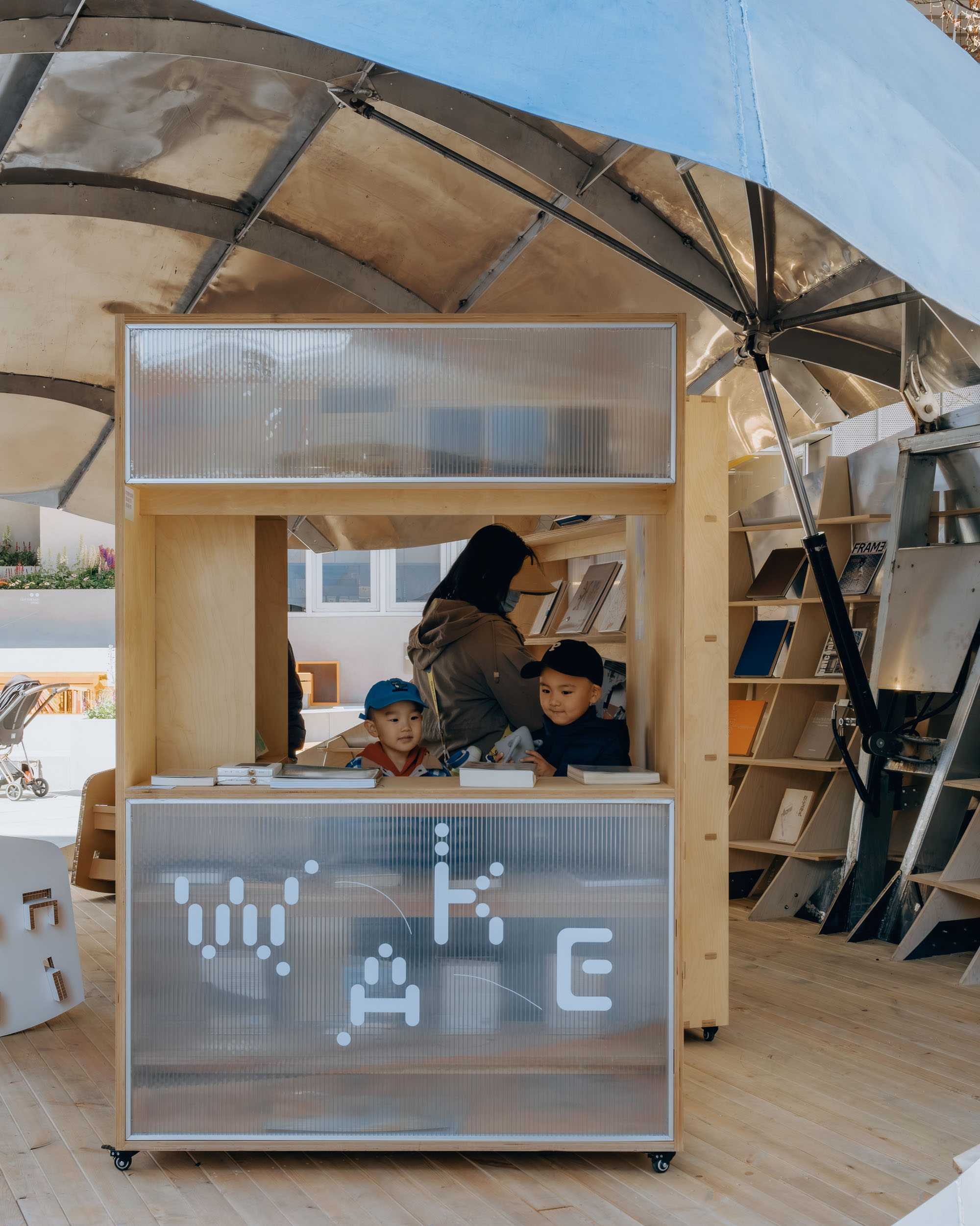 〈シェル・ブック・パビリオン（Shell Book Pavilion）〉LUOスタジオ（LUO studio）