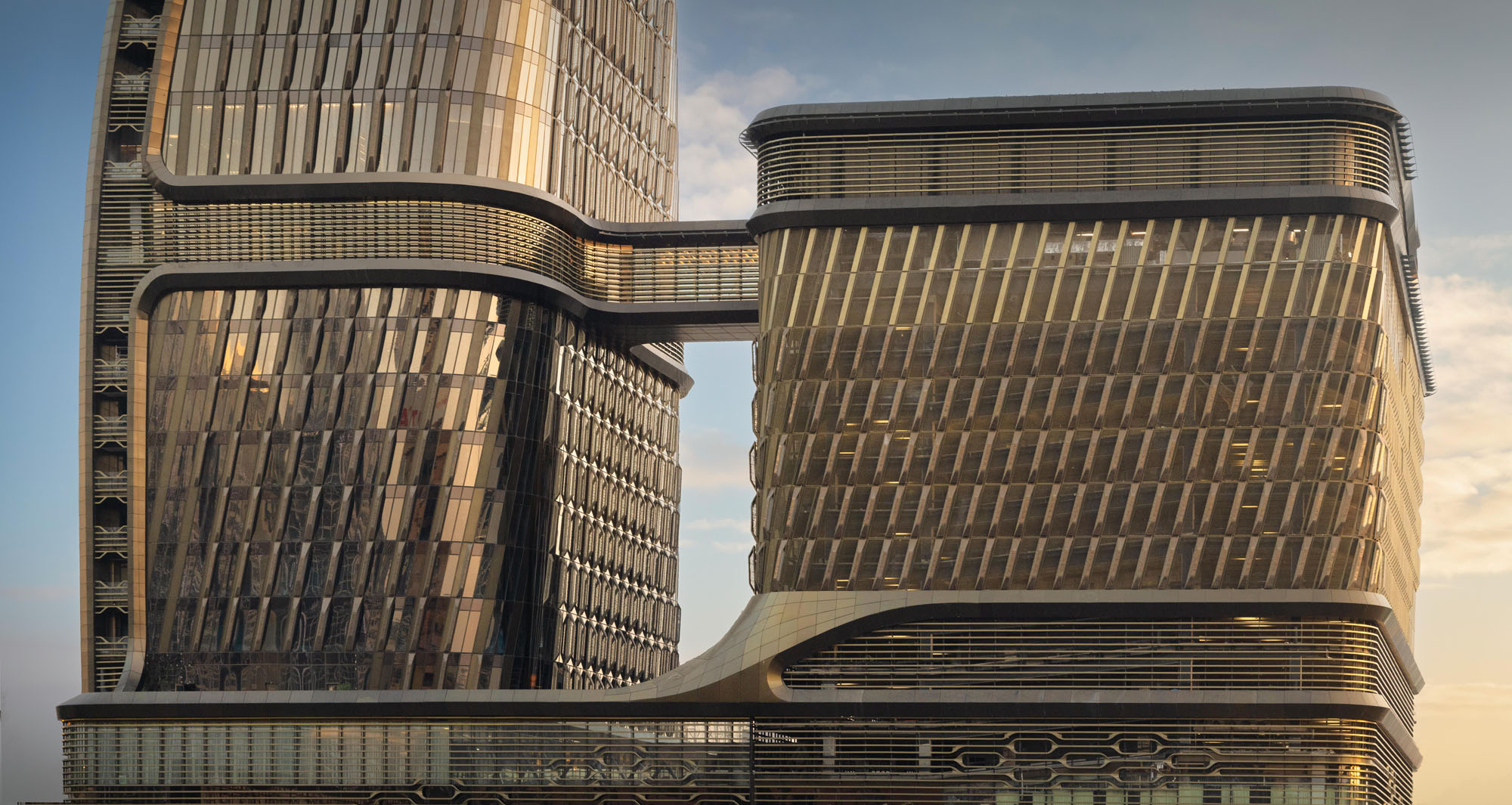 〈ワスルタワー(Wasl Tower)〉UNS