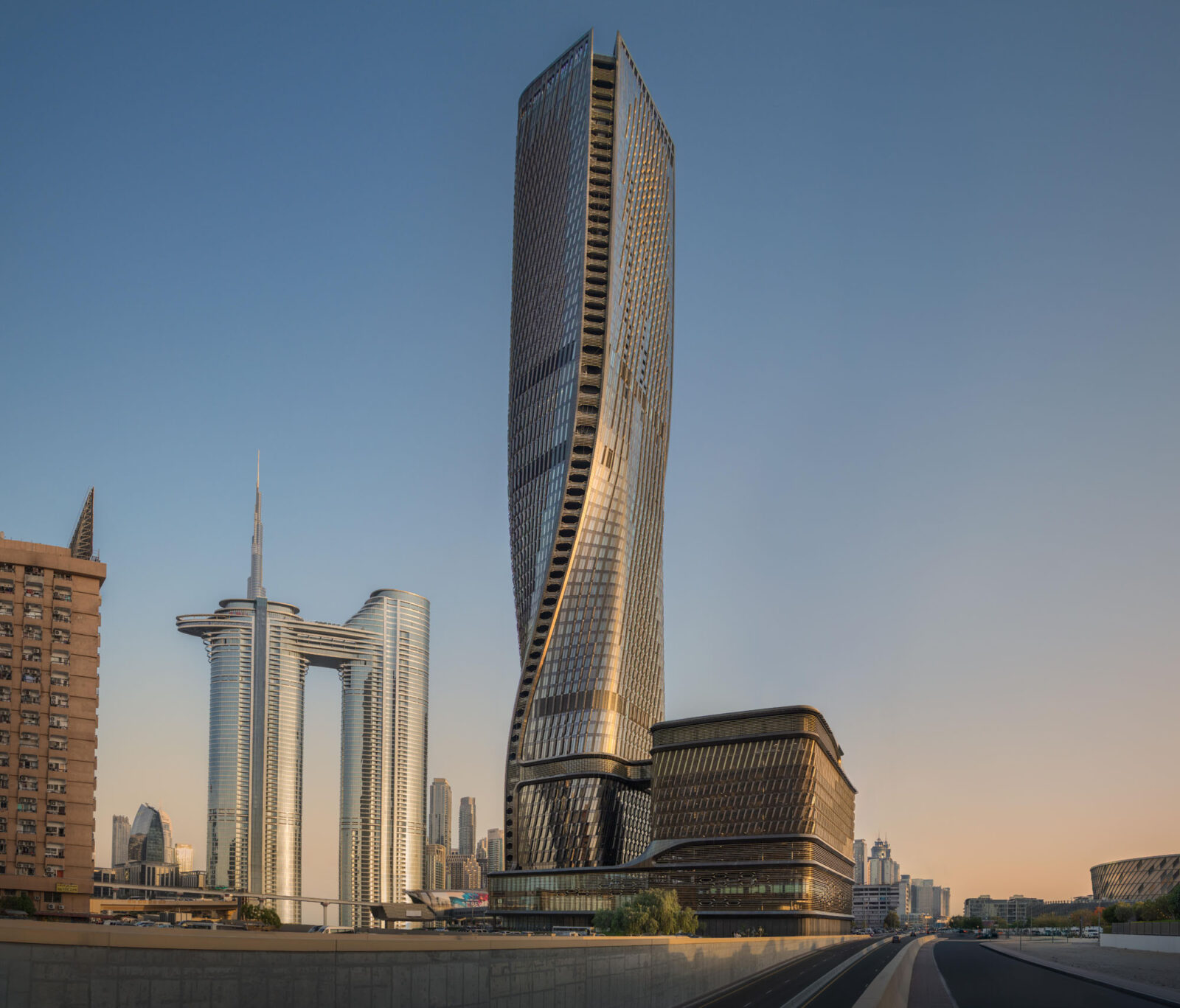 ドバイに竣工した、セラミックが纏う超高層タワー〈ワスルタワー〉設計：UNS、UAE
