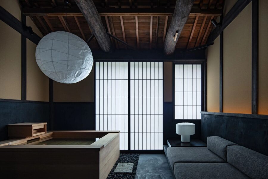 Nazuna Kyoto Higashihonganji / STUDIO ALUC – 時代の重なりに美を見出した、京町家の旅館