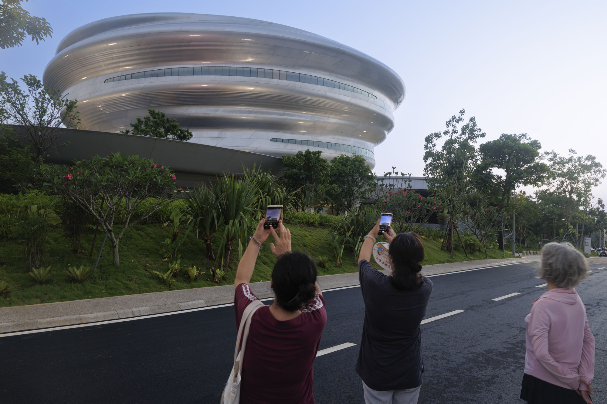 〈海南科技館（The Hainan Science Museum）〉マー・ヤンソン（Ma Yansong）、MADアーキテクツ（MAD Architects）