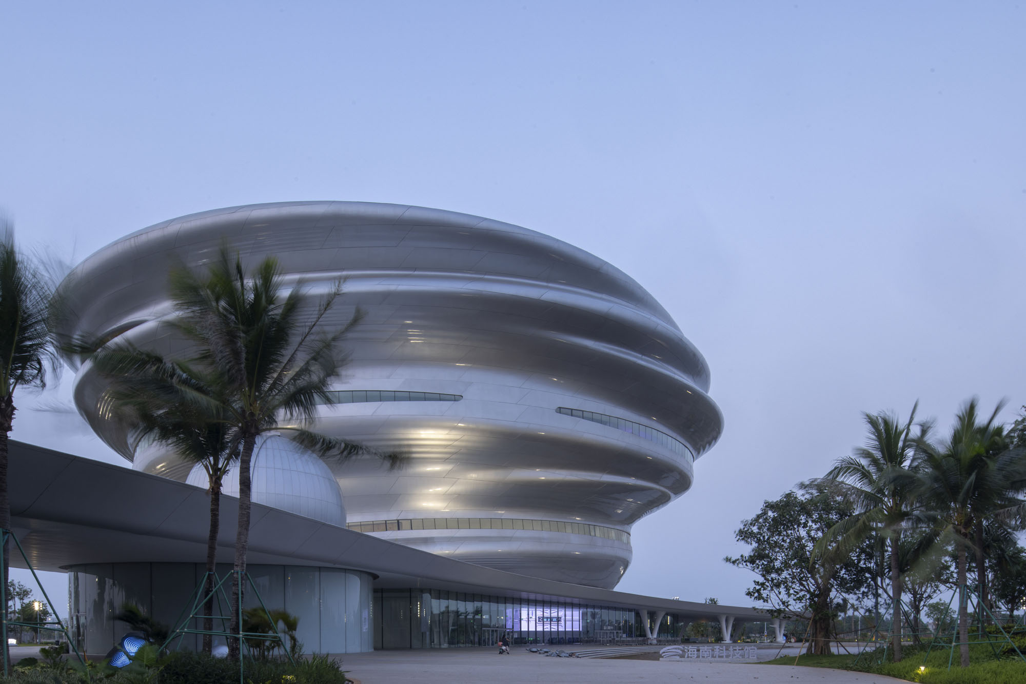 〈海南科技館（The Hainan Science Museum）〉マー・ヤンソン（Ma Yansong）、MADアーキテクツ（MAD Architects）