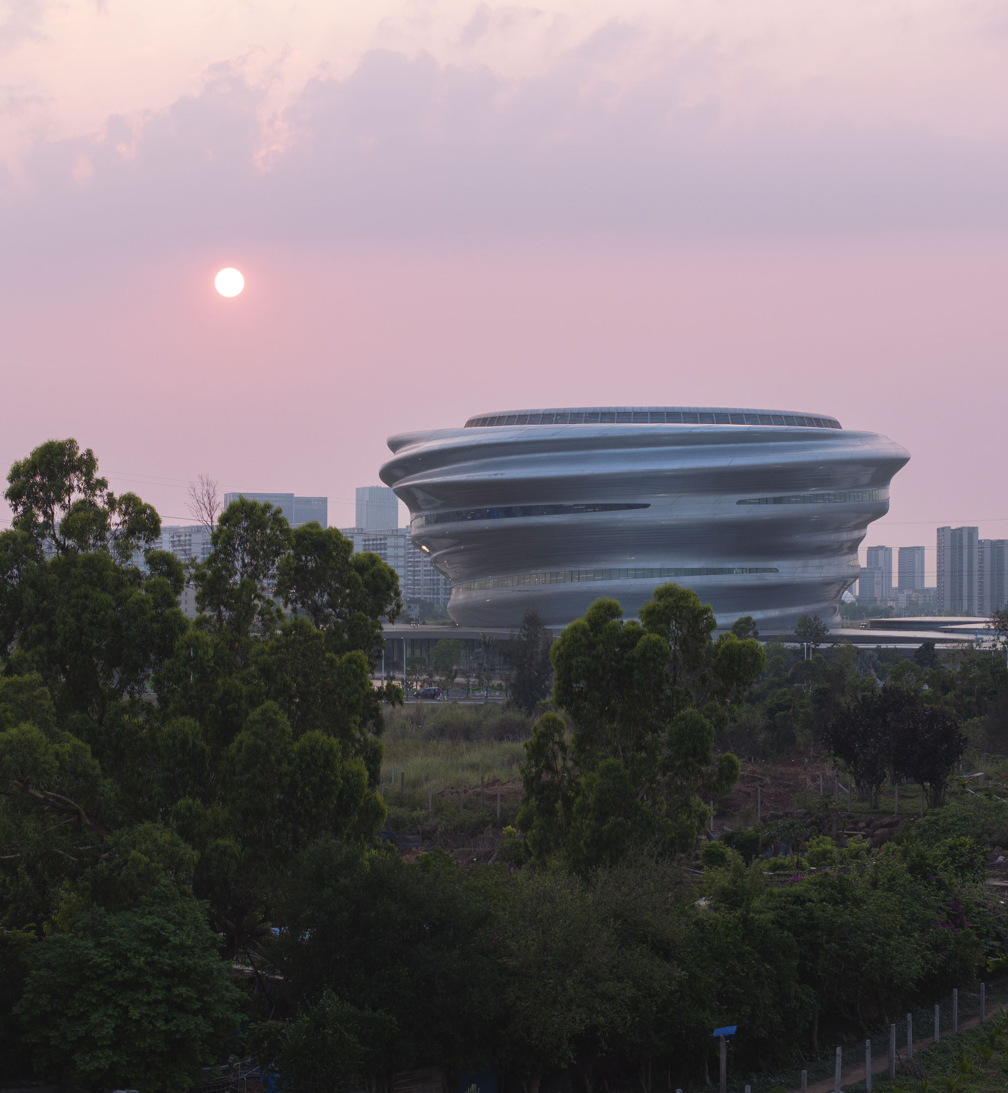 〈海南科技館（The Hainan Science Museum）〉マー・ヤンソン（Ma Yansong）、MADアーキテクツ（MAD Architects）
