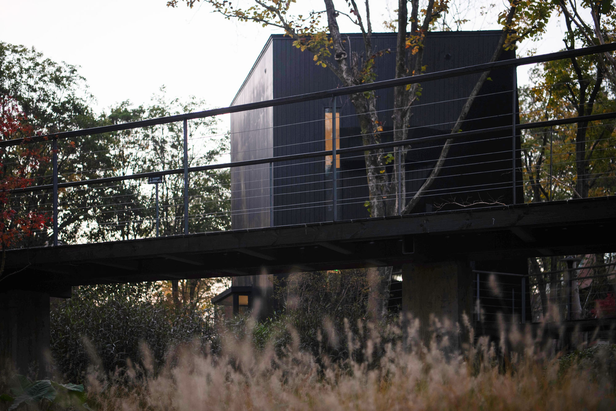 〈Houses of Stealth（Tonglu Senbo Resort）〉SpActrum