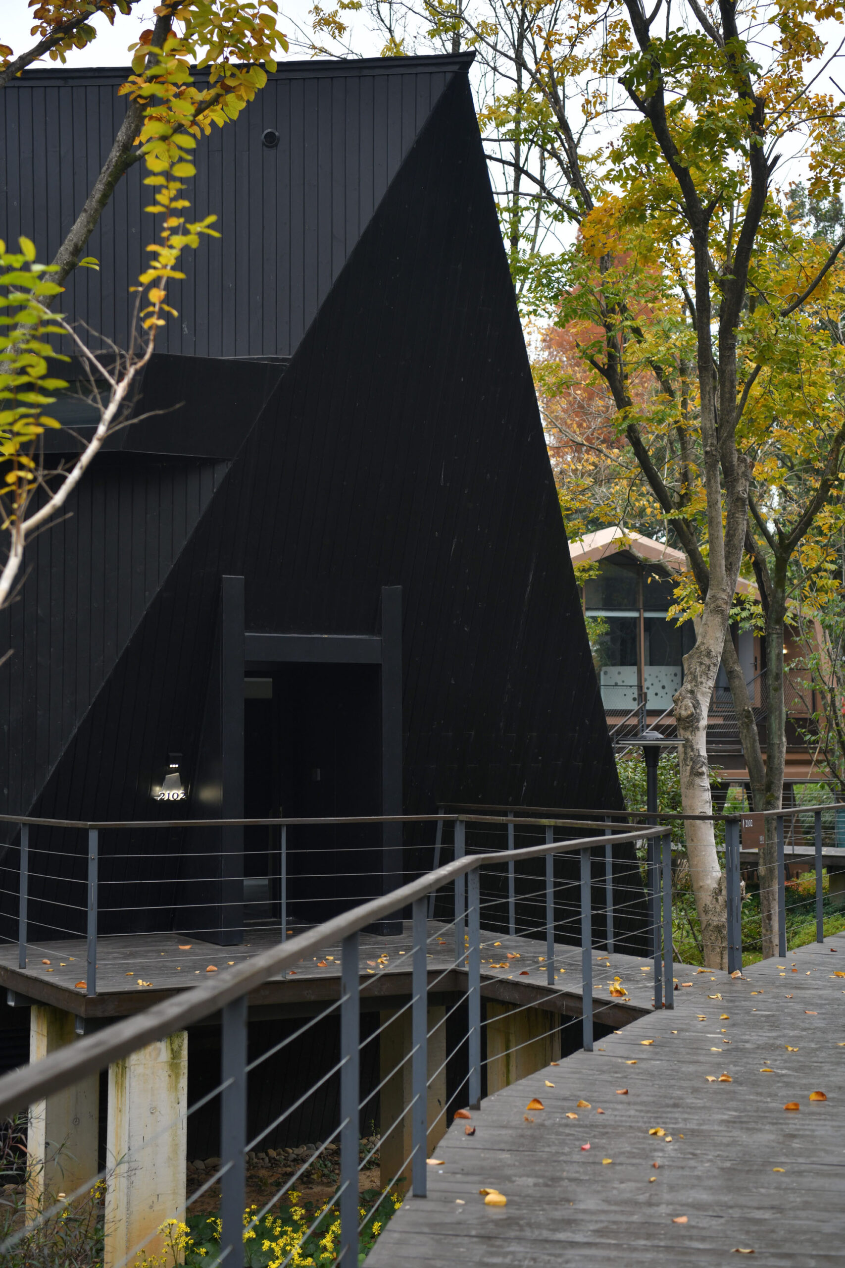 〈Houses of Stealth（Tonglu Senbo Resort）〉SpActrum