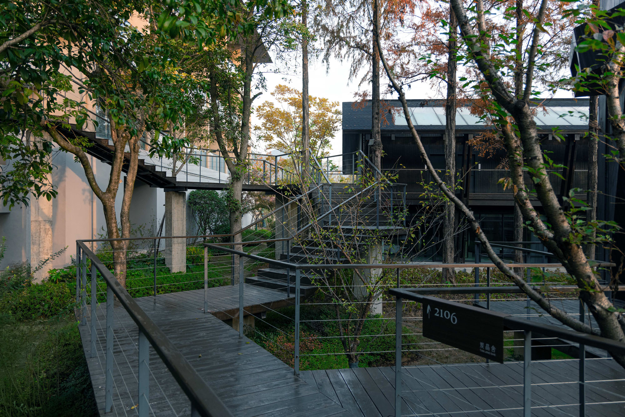 〈Houses of Stealth（Tonglu Senbo Resort）〉SpActrum