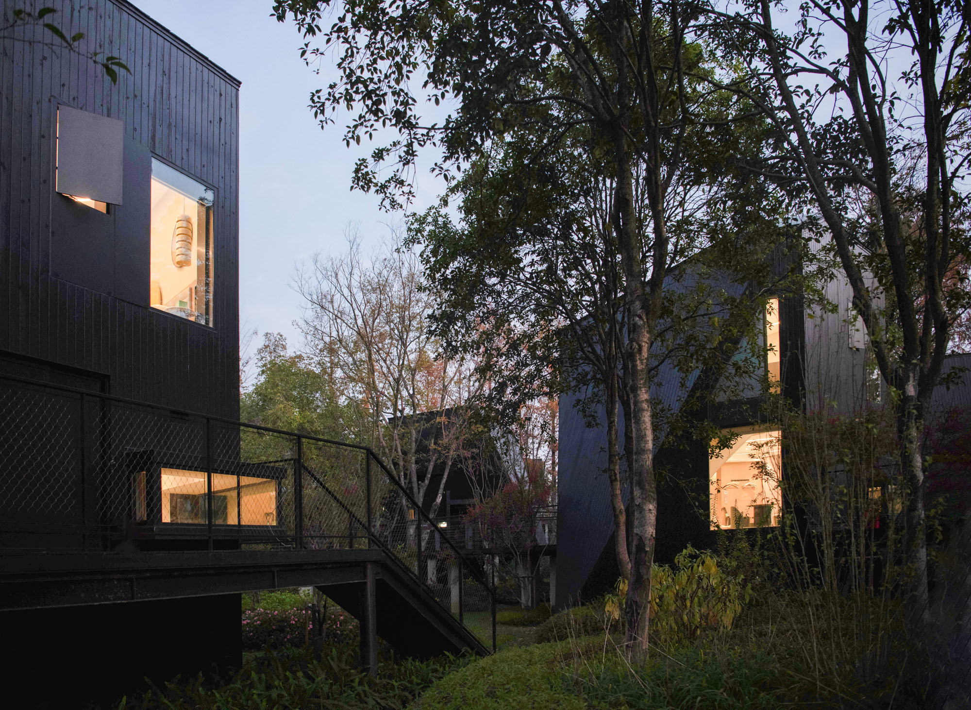 〈Houses of Stealth（Tonglu Senbo Resort）〉SpActrum