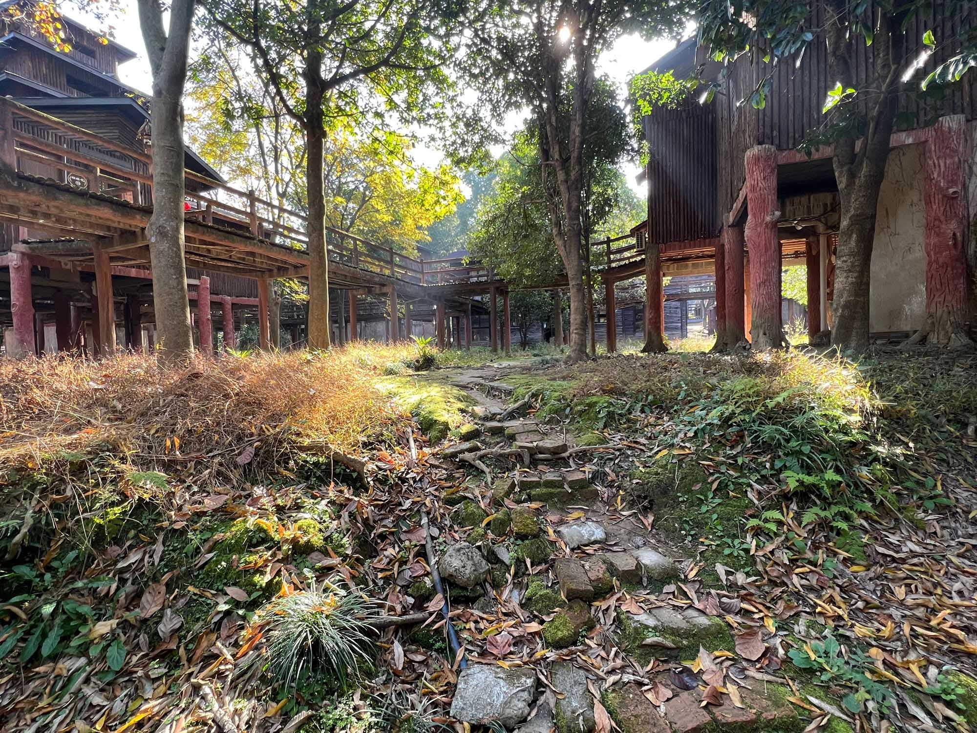 〈Houses of Stealth（Tonglu Senbo Resort）〉SpActrum