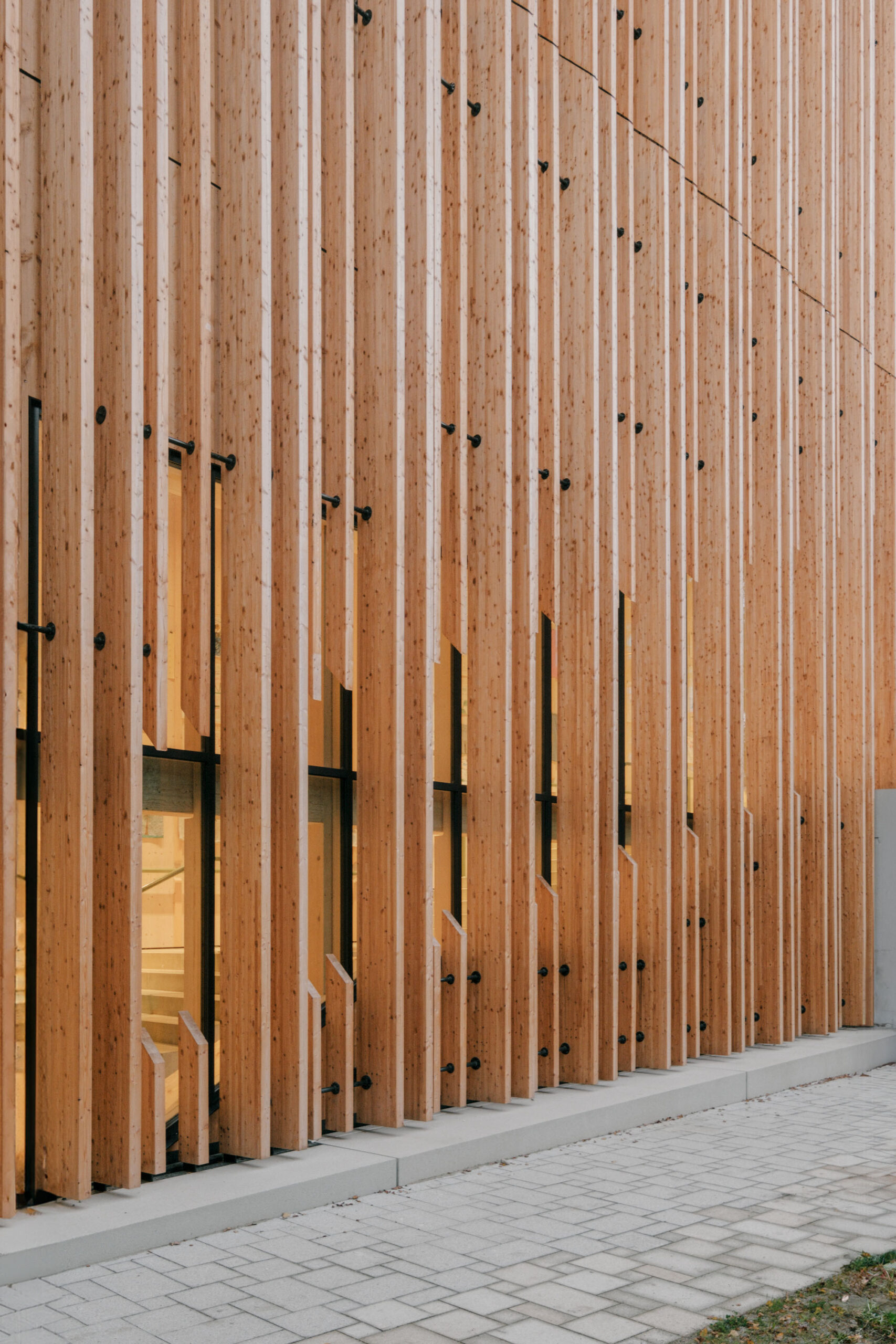 〈キンダークンストラボ(KinderKunstLabor)〉シェンカー・サルヴィ・ウェーバー・アーキテクツ(Schenker Salvi Weber Architekten)