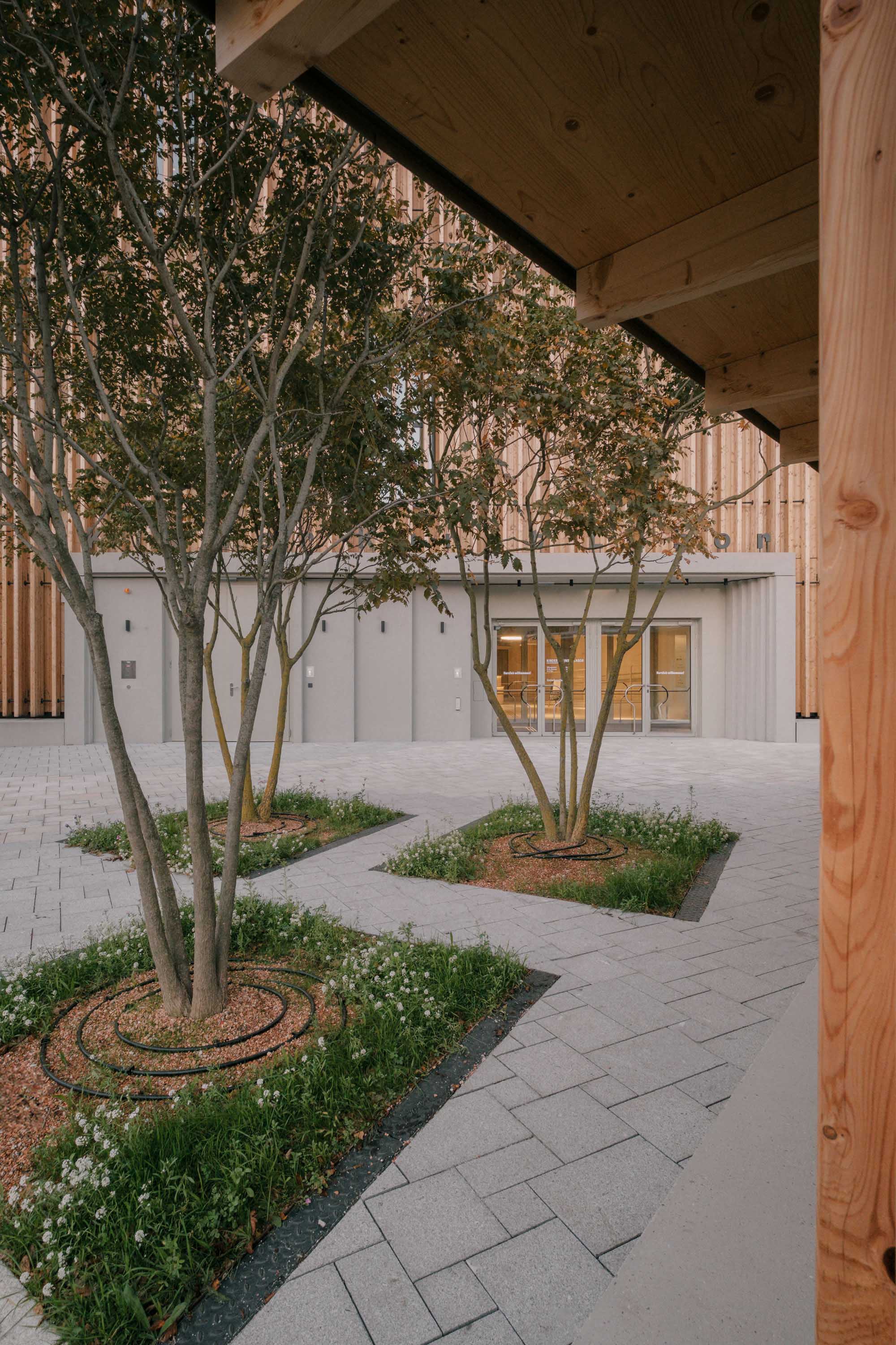 〈キンダークンストラボ(KinderKunstLabor)〉シェンカー・サルヴィ・ウェーバー・アーキテクツ(Schenker Salvi Weber Architekten)