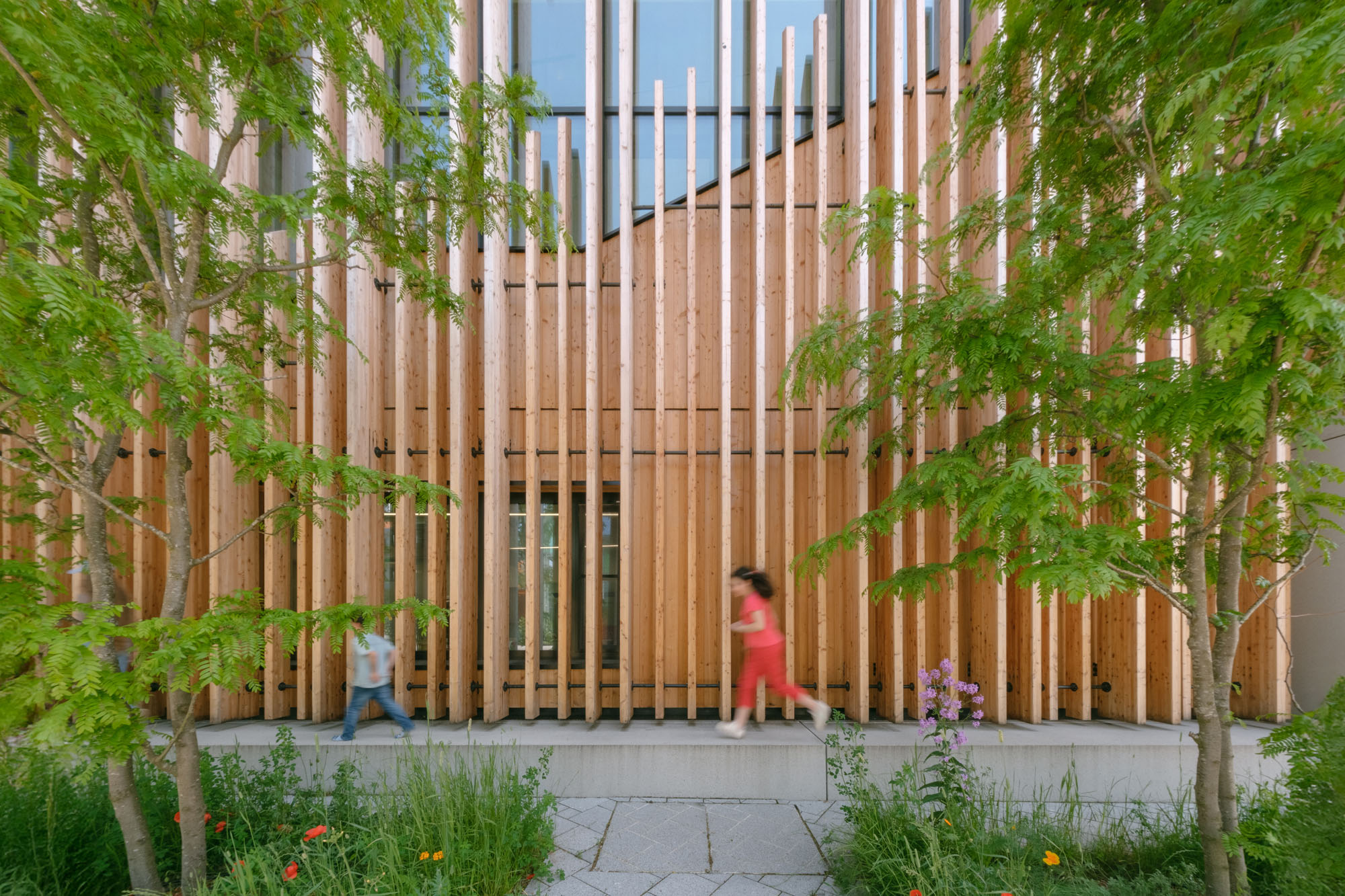 〈キンダークンストラボ(KinderKunstLabor)〉シェンカー・サルヴィ・ウェーバー・アーキテクツ(Schenker Salvi Weber Architekten)