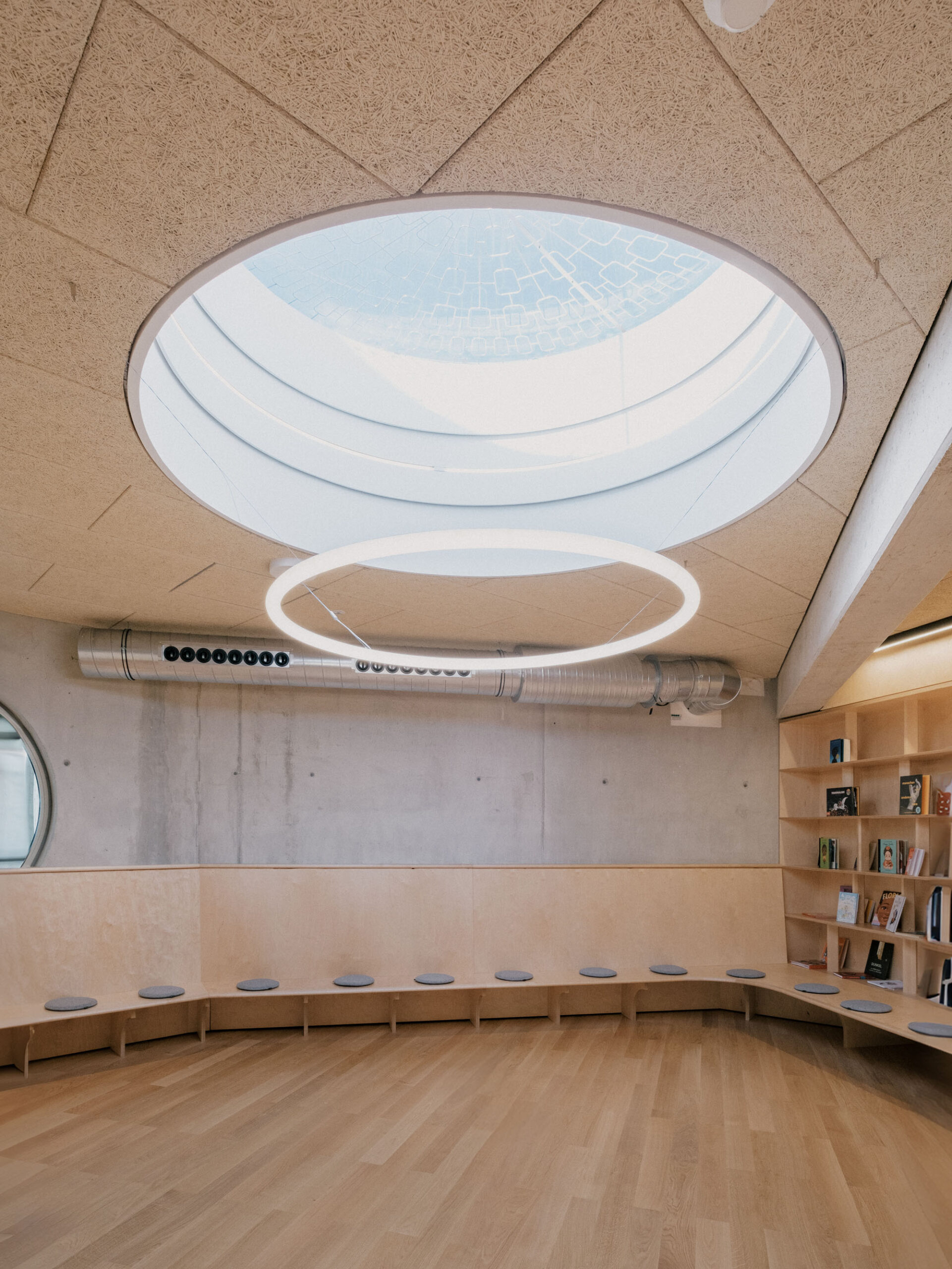 〈キンダークンストラボ(KinderKunstLabor)〉シェンカー・サルヴィ・ウェーバー・アーキテクツ(Schenker Salvi Weber Architekten)