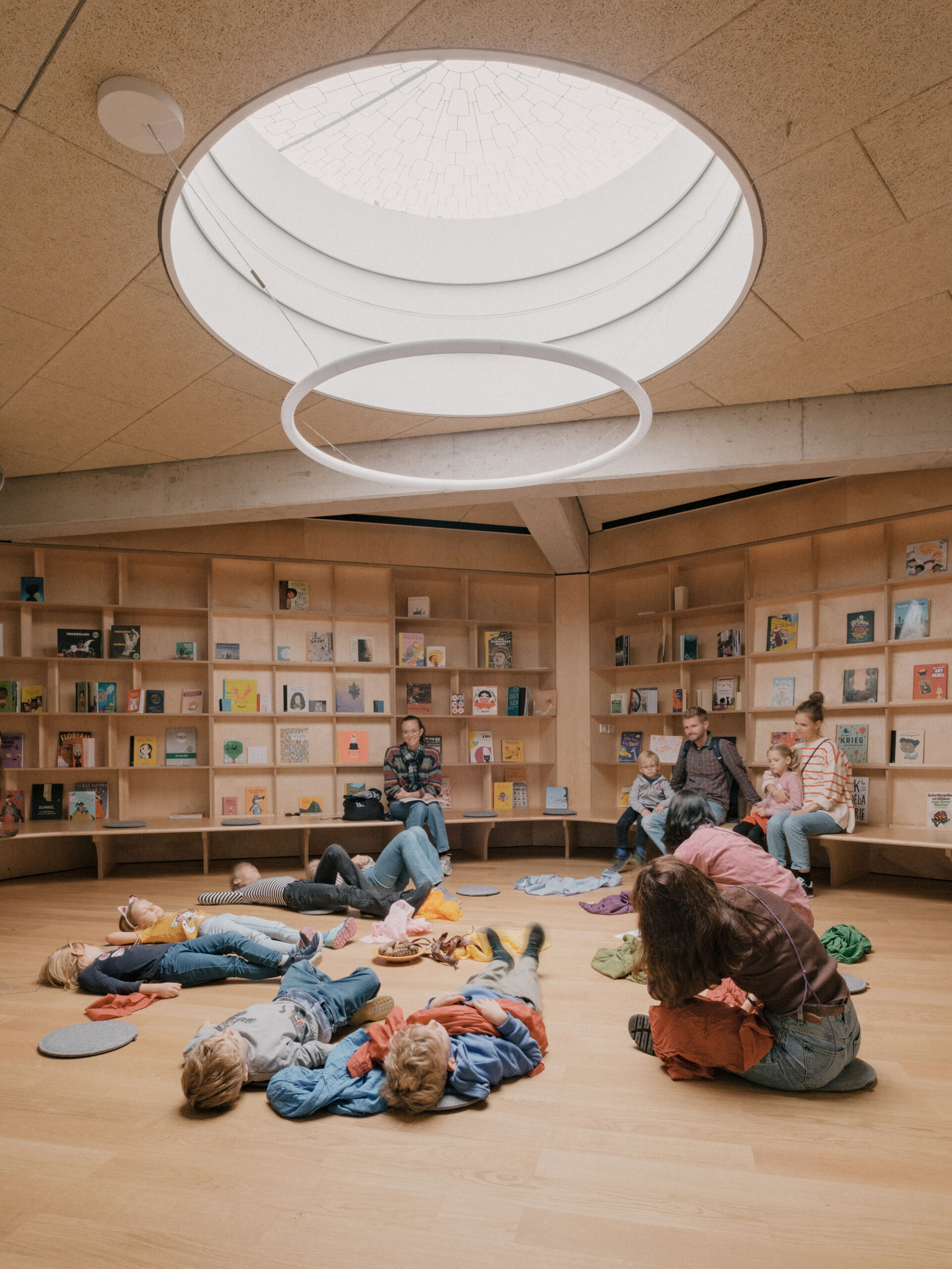 〈キンダークンストラボ(KinderKunstLabor)〉シェンカー・サルヴィ・ウェーバー・アーキテクツ(Schenker Salvi Weber Architekten)