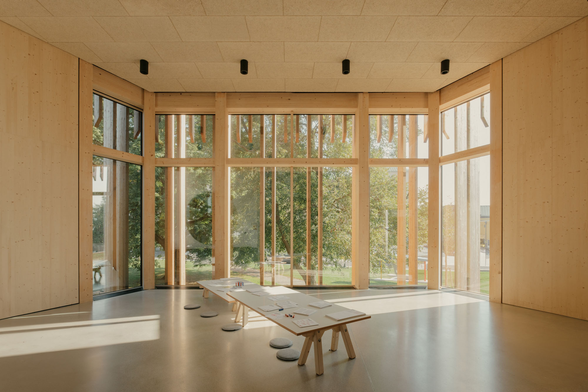 〈キンダークンストラボ(KinderKunstLabor)〉シェンカー・サルヴィ・ウェーバー・アーキテクツ(Schenker Salvi Weber Architekten)