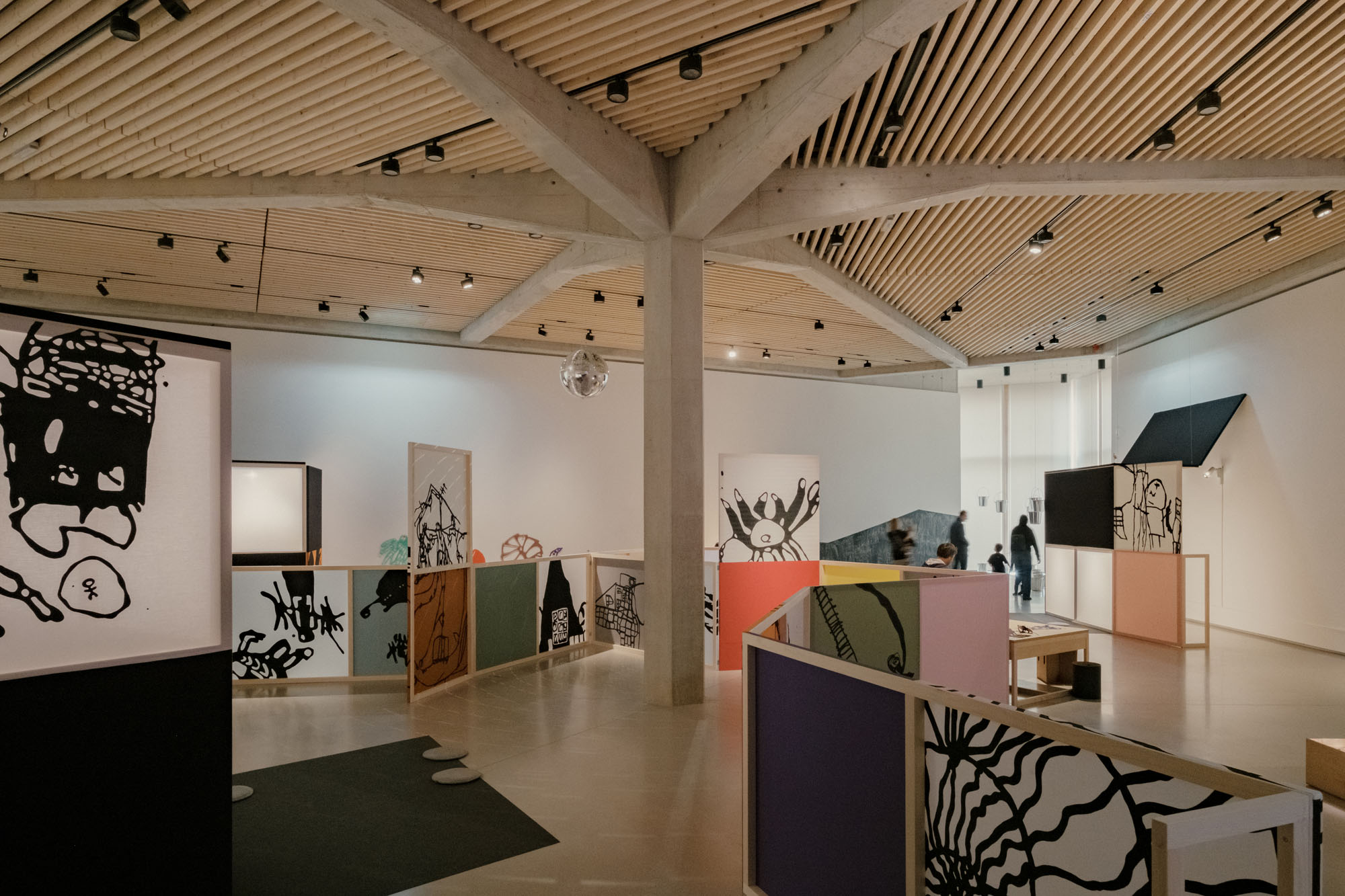 〈キンダークンストラボ(KinderKunstLabor)〉シェンカー・サルヴィ・ウェーバー・アーキテクツ(Schenker Salvi Weber Architekten)