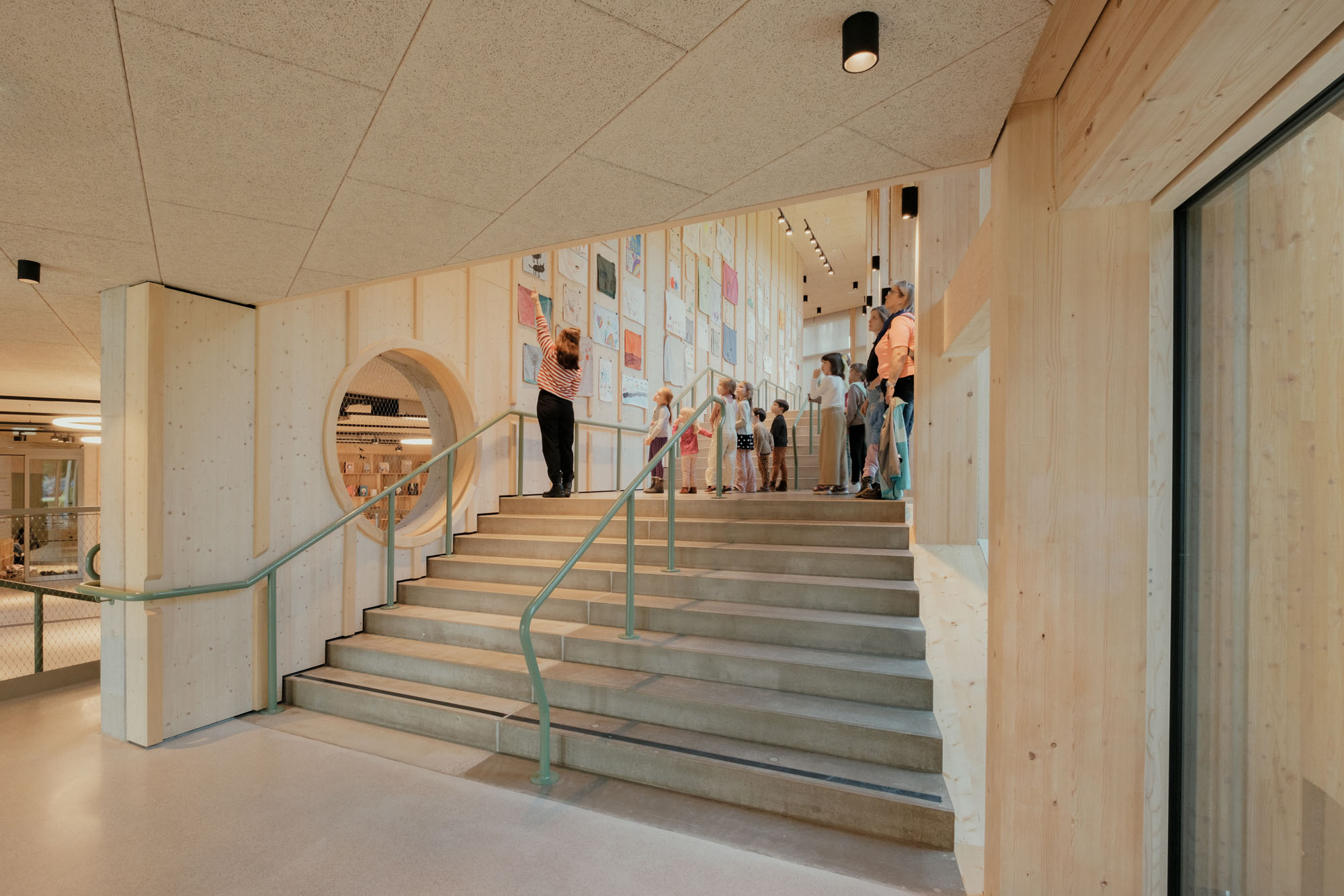 〈キンダークンストラボ(KinderKunstLabor)〉シェンカー・サルヴィ・ウェーバー・アーキテクツ(Schenker Salvi Weber Architekten)