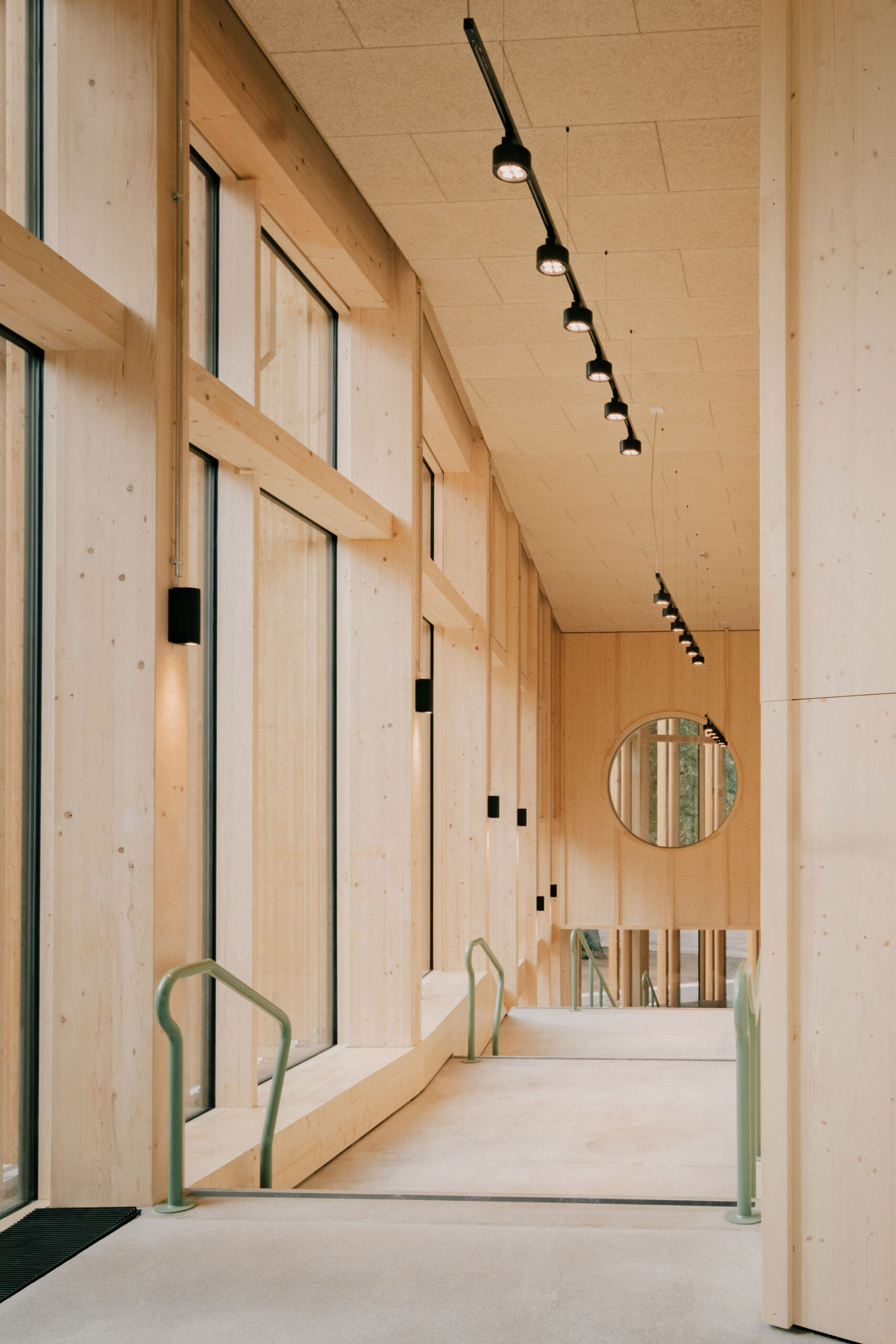 〈キンダークンストラボ(KinderKunstLabor)〉シェンカー・サルヴィ・ウェーバー・アーキテクツ(Schenker Salvi Weber Architekten)