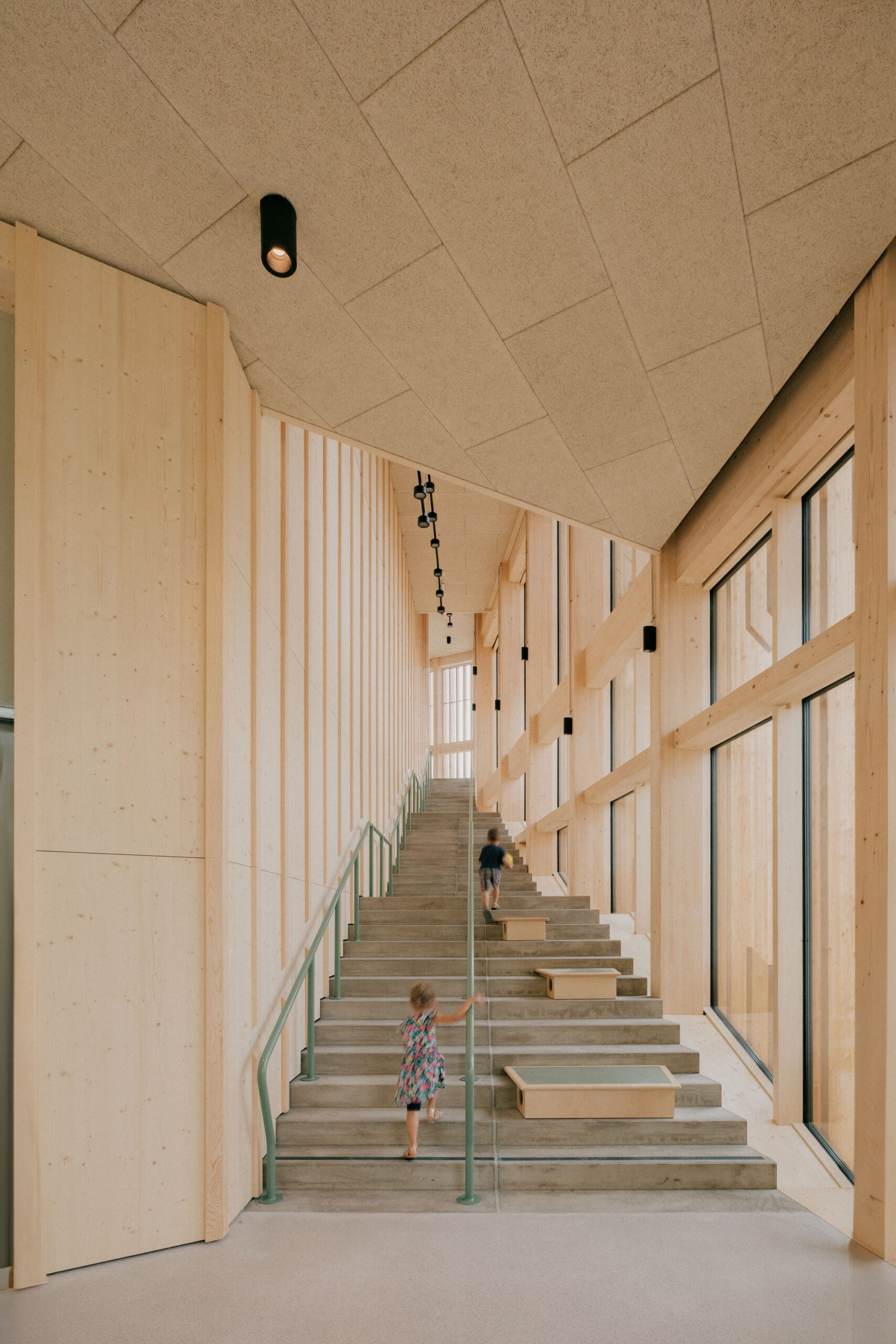 〈キンダークンストラボ(KinderKunstLabor)〉シェンカー・サルヴィ・ウェーバー・アーキテクツ(Schenker Salvi Weber Architekten)