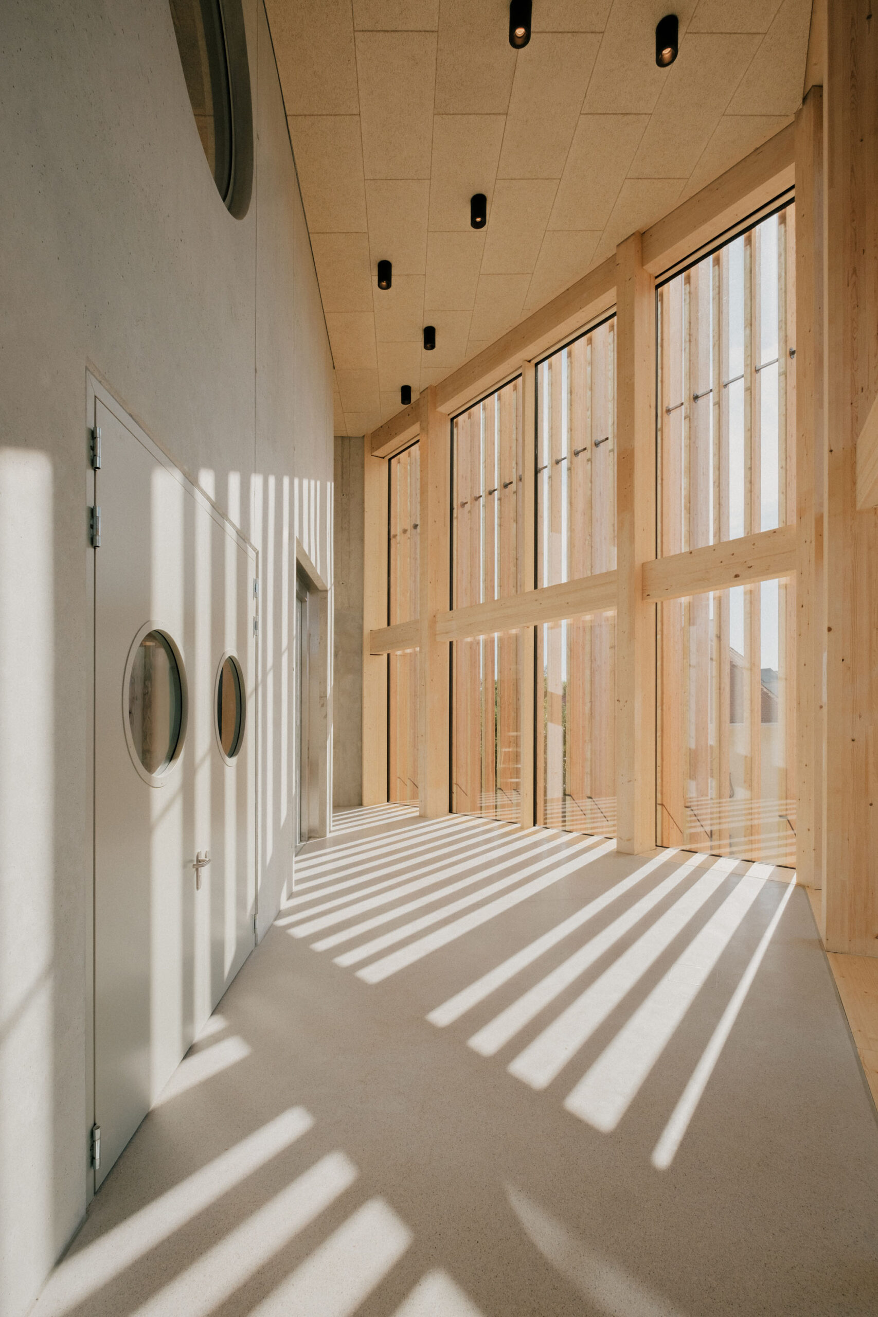 〈キンダークンストラボ(KinderKunstLabor)〉シェンカー・サルヴィ・ウェーバー・アーキテクツ(Schenker Salvi Weber Architekten)