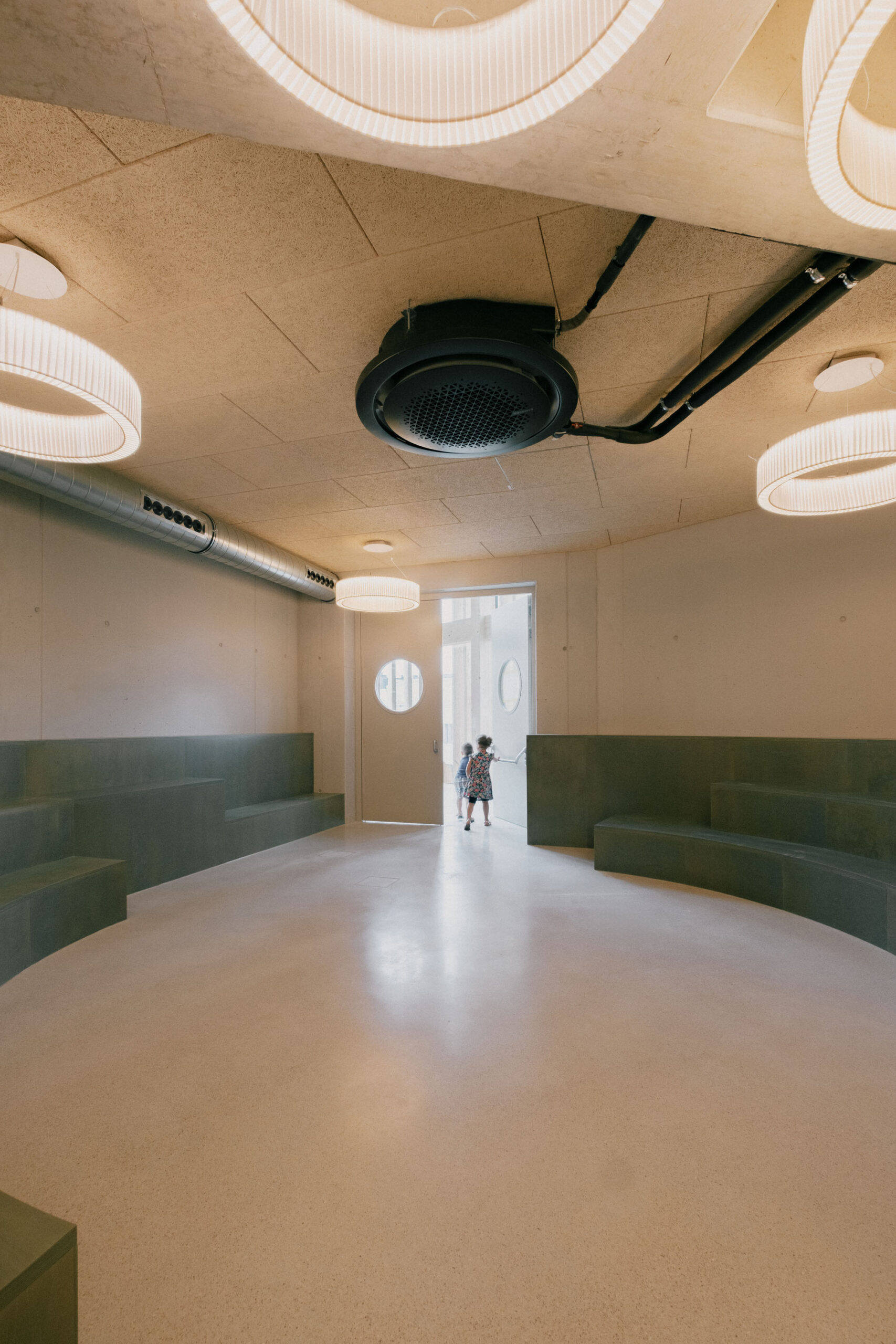 〈キンダークンストラボ(KinderKunstLabor)〉シェンカー・サルヴィ・ウェーバー・アーキテクツ(Schenker Salvi Weber Architekten)