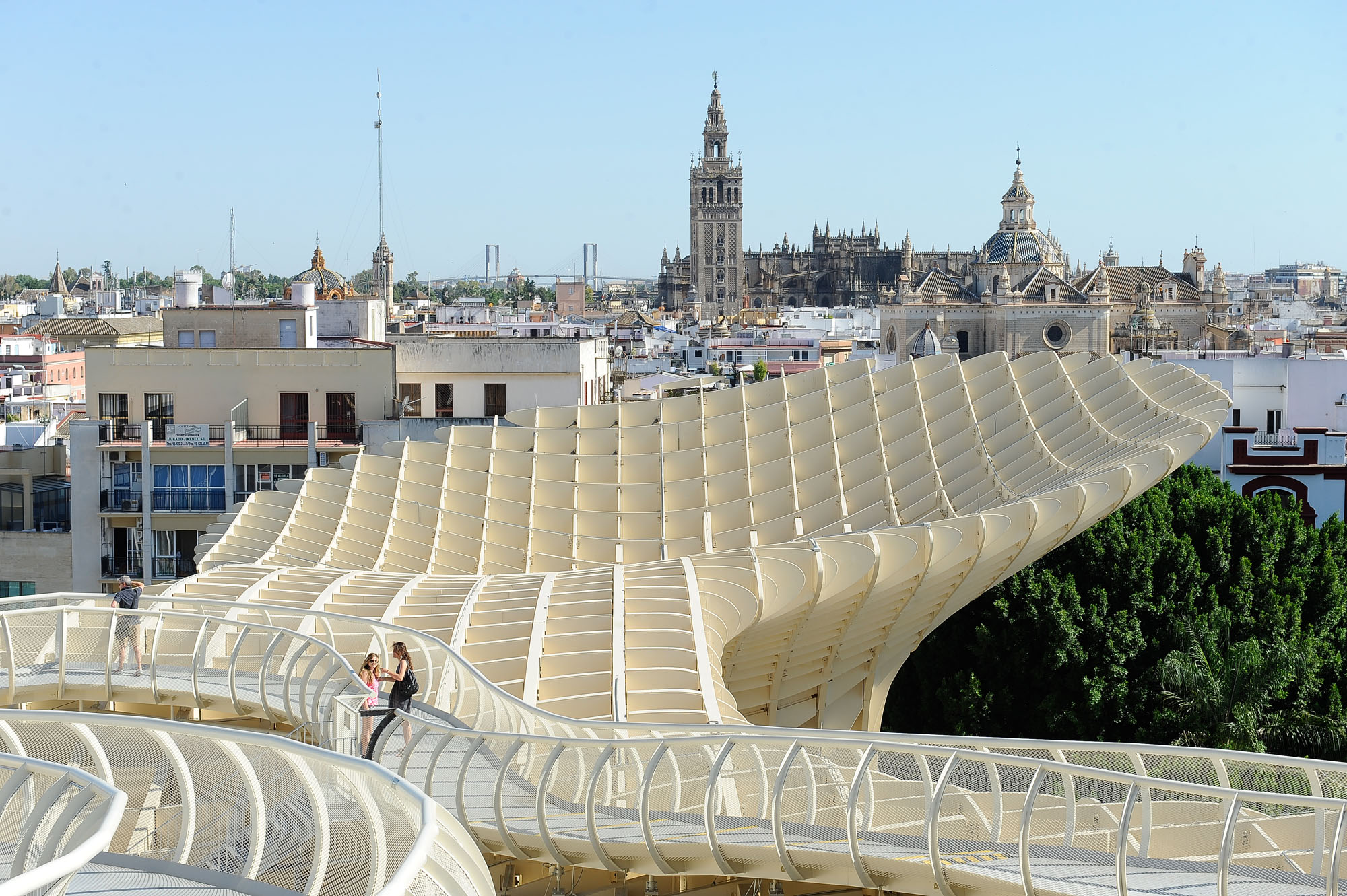 〈メトロポール・パラソル(Metropol Parasol)〉J・マイヤー・H・アーキテクツ(J. MAYER H. Architects)