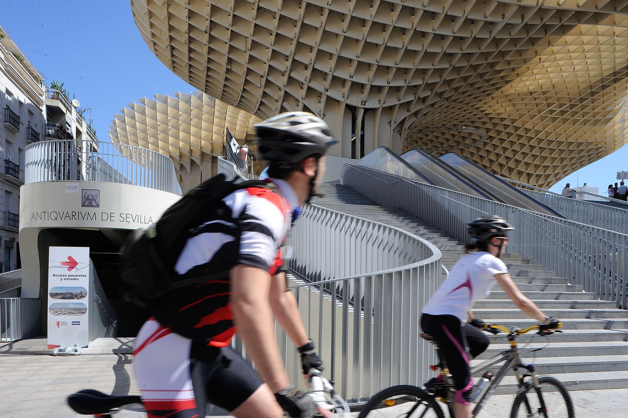 〈メトロポール・パラソル(Metropol Parasol)〉J・マイヤー・H・アーキテクツ(J. MAYER H. Architects)