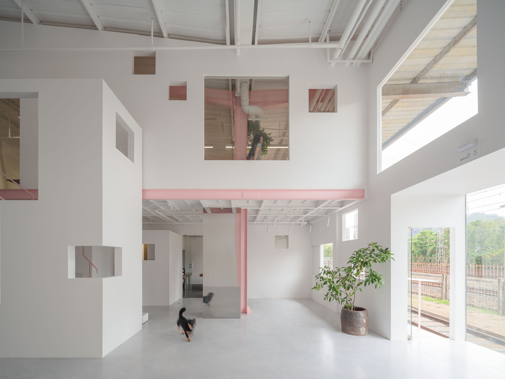 〈アペルロン・コンテンポラリー(Apelron Contemporary)〉エーテル・アーキテクツ(Aether Architects)、アーチグレス(Archigress)
